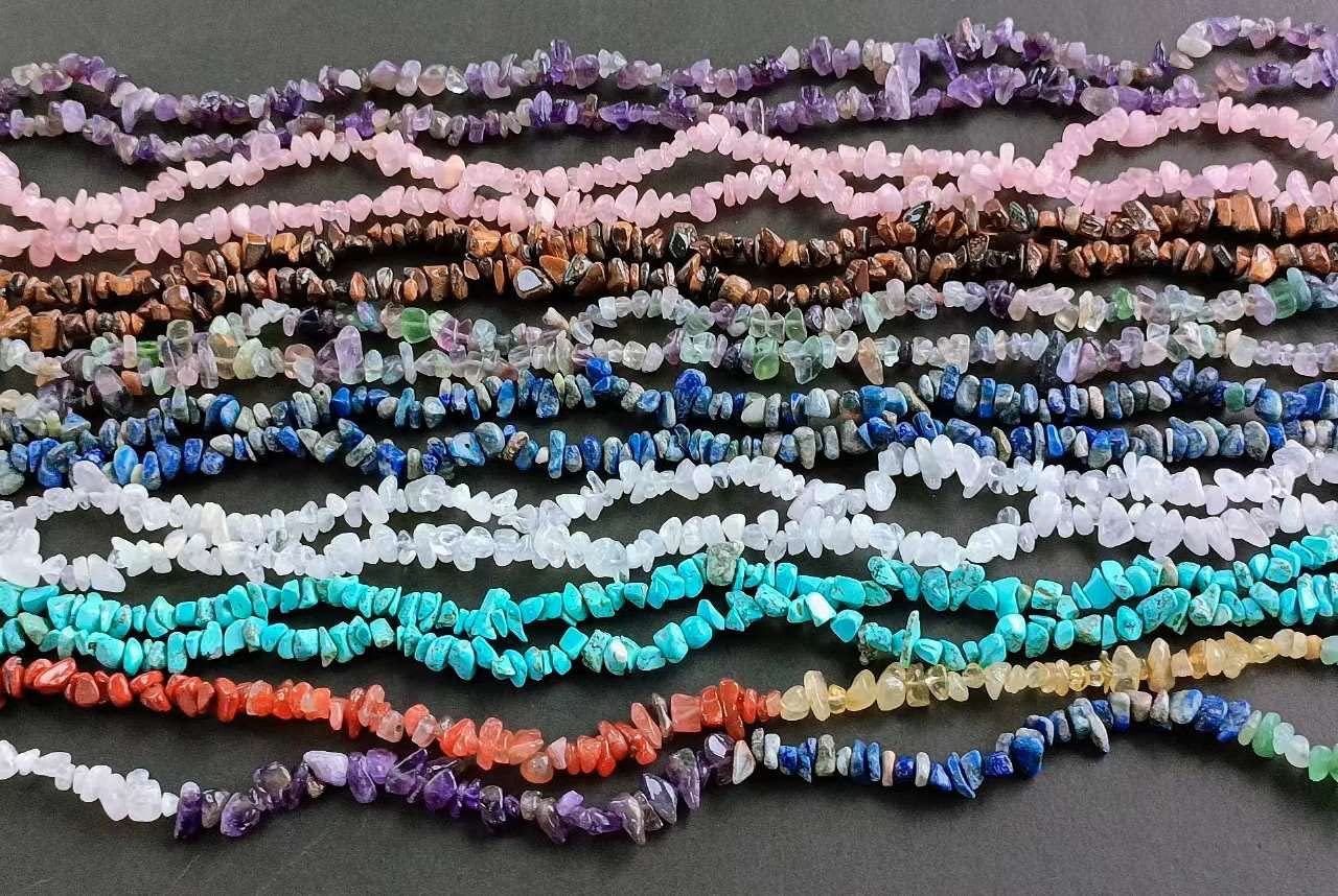 LAIDANLA 7 Chakra 400pcs Natural Chip Stone Beads 5-8mm Healing Crystal Irregular Gemstones Drilled DIY Loose Rocks Bead Crystal for Bracelet Earrings Necklace Jewelry Making Crafting