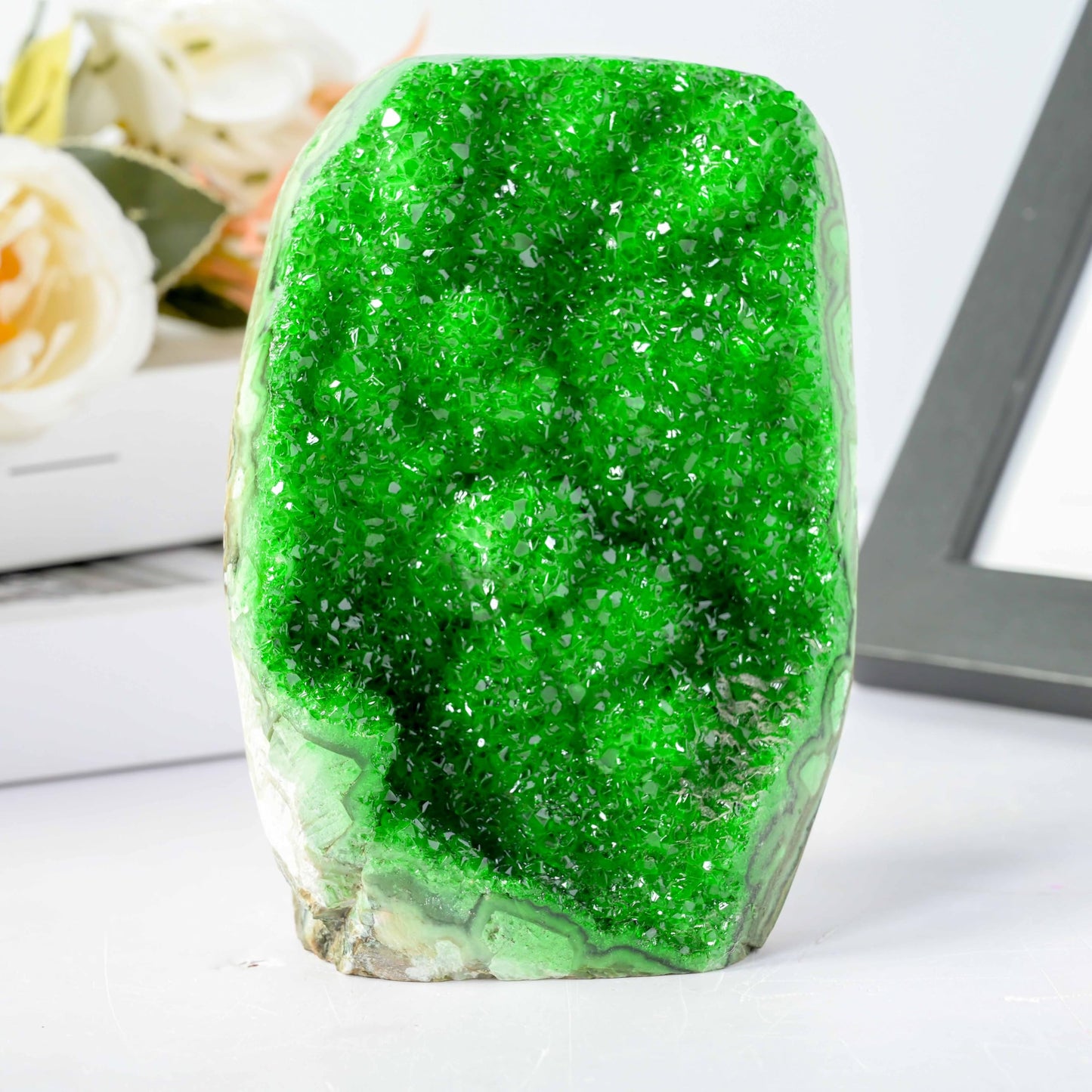 CrystalHola 200-700g Selected Raw Geode Quartz Cluster Home Feng Shui Ornaments Energy Stone Healing Tools Meditation Feng Shui Decoration,Stone Display Piece, Mineral Specimen (Green, 500-600g)