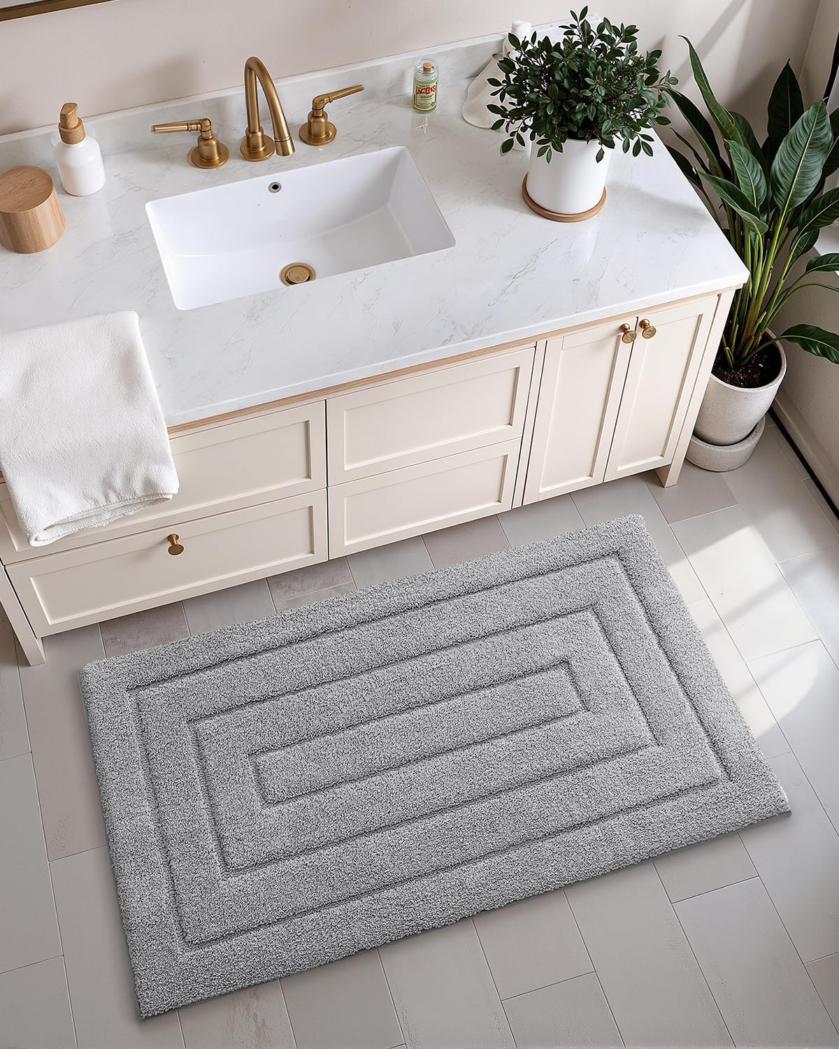 Color&Geometry Ultra Soft Bathroom Rugs Non Slip Washable,Absorbent Bath Mat Quick Dry,Premium Microfiber Plush Bathroom Rug for Bathtub and Shower Floor,Grey,24"x43"