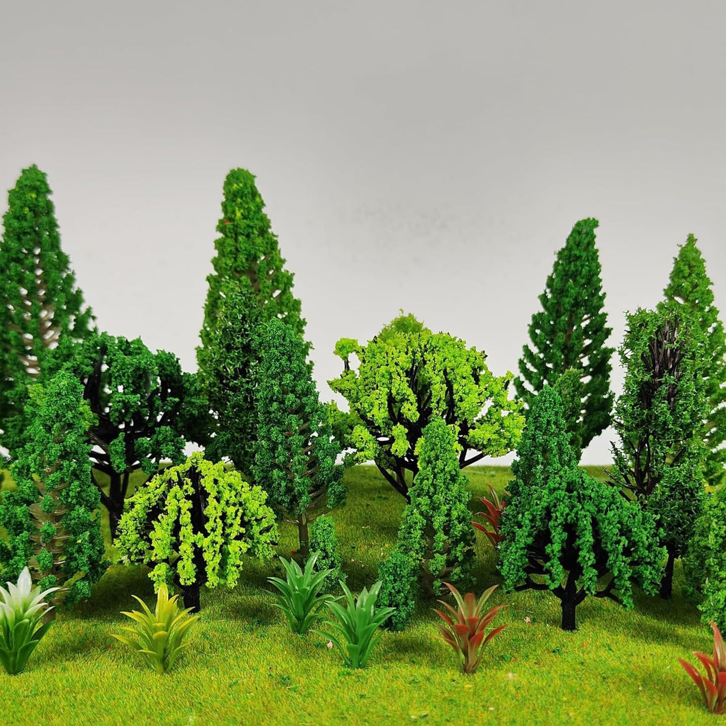 MLIYYBE 40PCS Model Trees with 12PCS Mini Diorama Wild Animals Kit, Mixed Size 4.5-16cm Miniature Tree, Realistic Diorama Accessories for Model Railway, Train Scenery, Landscape, DIY Crafts