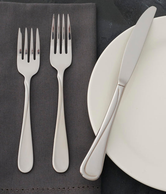 Oneida Silverware Set, Flight Everyday Flatware 6-Piece Dinner Fork Set, Service For 6, 18/0 Stainless Steel Dinner Forks, Rust Resistant, Dishwasher Safe, Home & Kitchen Utensils (Silver 6 Piece)