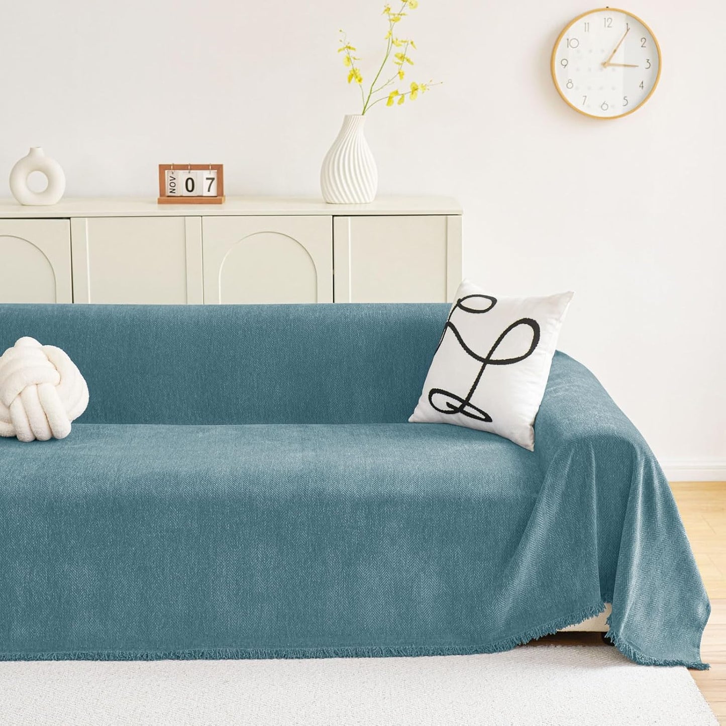 hyha Couch Cover for Dogs, Boho Sofa Covers for 3 Cushion Couch Washable, Chenille Sofa Slipcover for Pets, Soft Loveseat Sectional Couch Throw Blankets with Tassels (Blue, 88.5x134 Inch)
