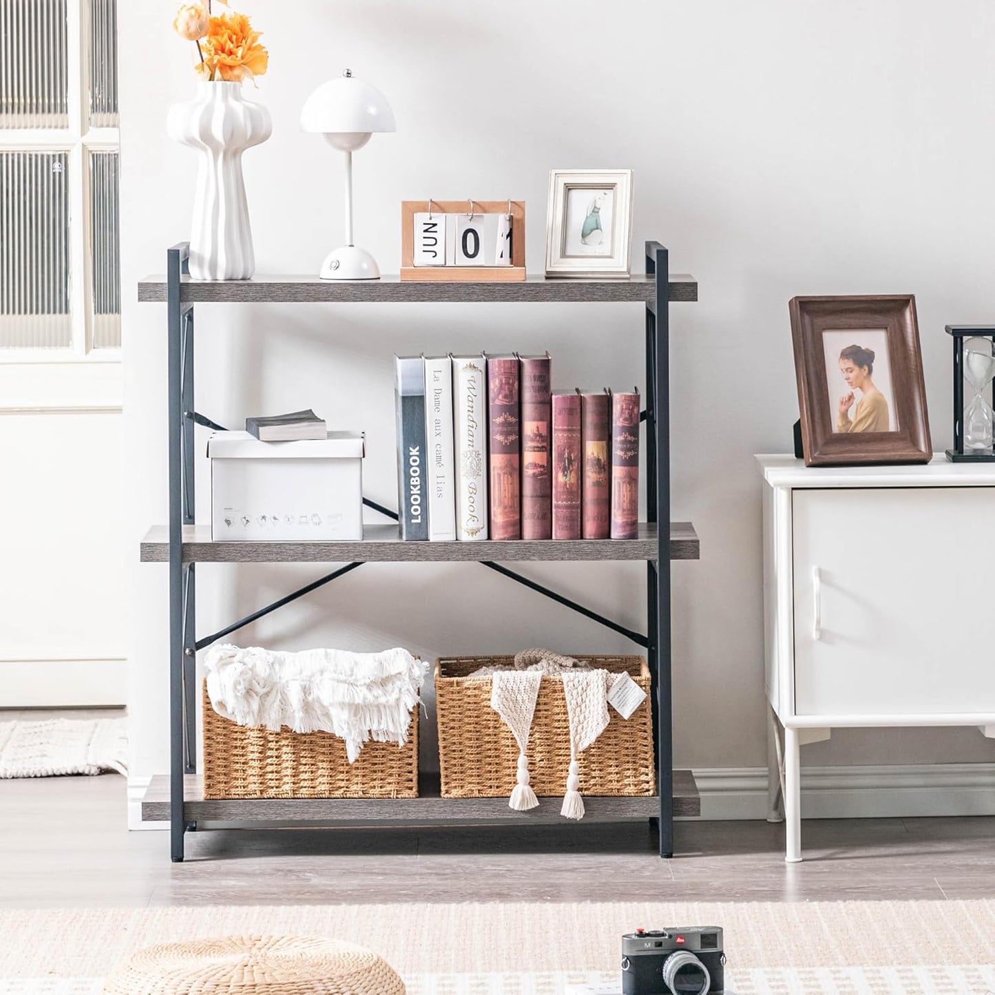 HCHQHS Bookshelf, 3-Tier Industrial Bookcase, Rustic Open Book Shelf, Freestanding Horizontal Bookshelves with Metal Frame