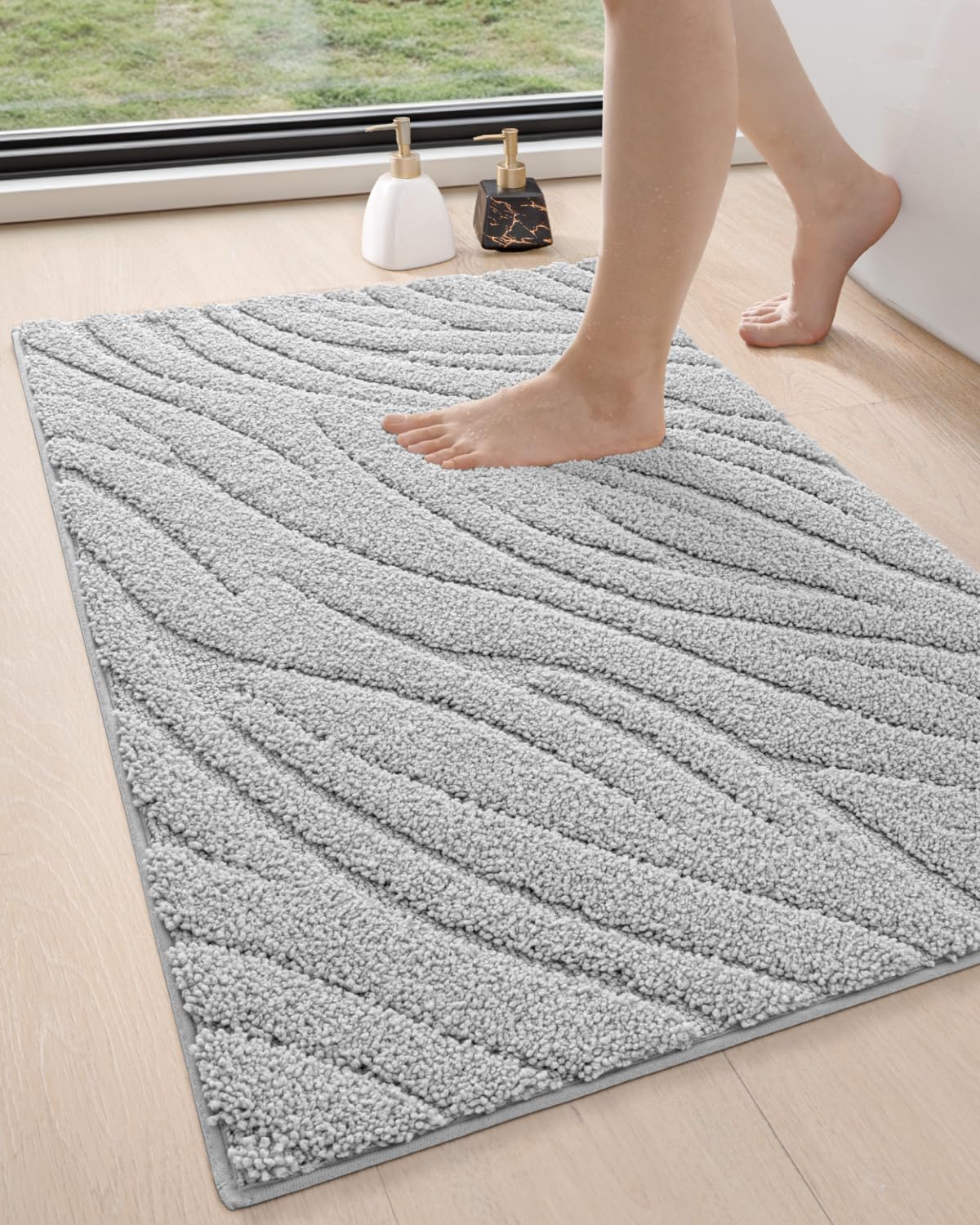 DEXI Bathroom Rugs 24x36, Extra Soft Absorbent Bath Mat, Non Slip Bathmat for Bathroom Floor, Machine Washable Rugs for Shower Floor, Light Grey