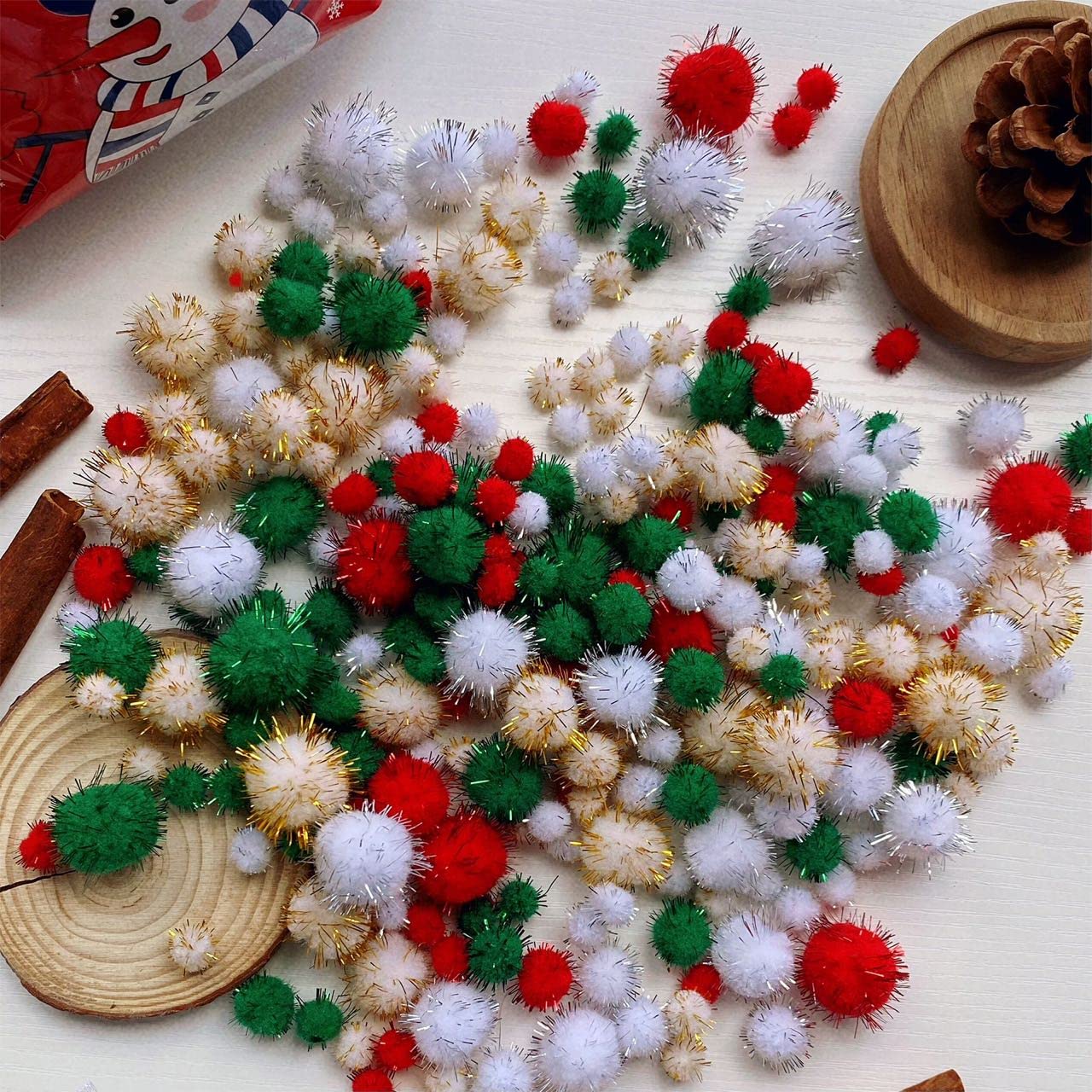 Lusy DM 1200 Pieces Christmas Pom Pom Glitter Pom Pom Balls Christmas Tinsel pom pom for Craft Making and Hobby Supplies (4 Sizes, Gold, White, Red, Green)