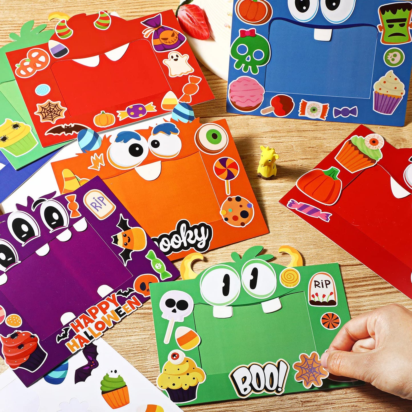 Funrous 48 Pcs Picture Frame Craft Kits Halloween Paper Cartoon Theme Photo Frame DIY Art Craft Kits with Stickers for Party Favor Home Decoration Supplies
