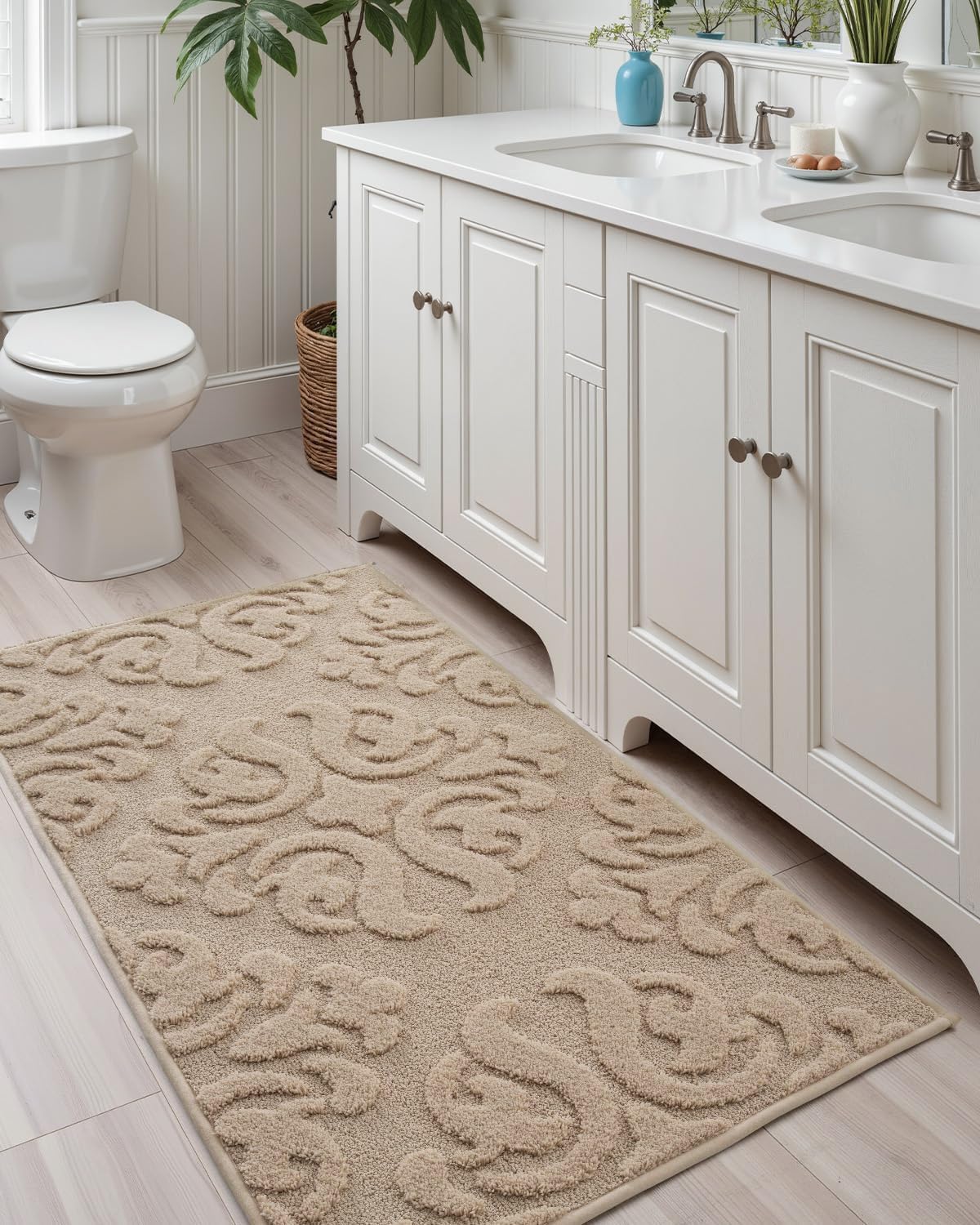 DEXI Bathroom Rug 17x30, Non Slip Washable Bath Mat for Shower Floor, Absorbent Soft Bathmat with Rubber Backing, Plush Fluffy Microfiber Floral Retro Carpet, Beige