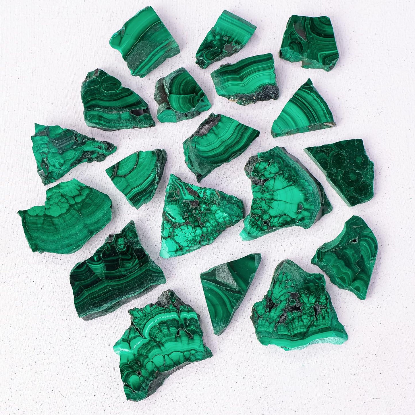 Apengshi Healing Crystal Natural Malachite Raw Stone 0.25lb Irregular Malachite Polished SlicesMeditation Yoga Outdoor Indoor Home Decoration Tank Fountain