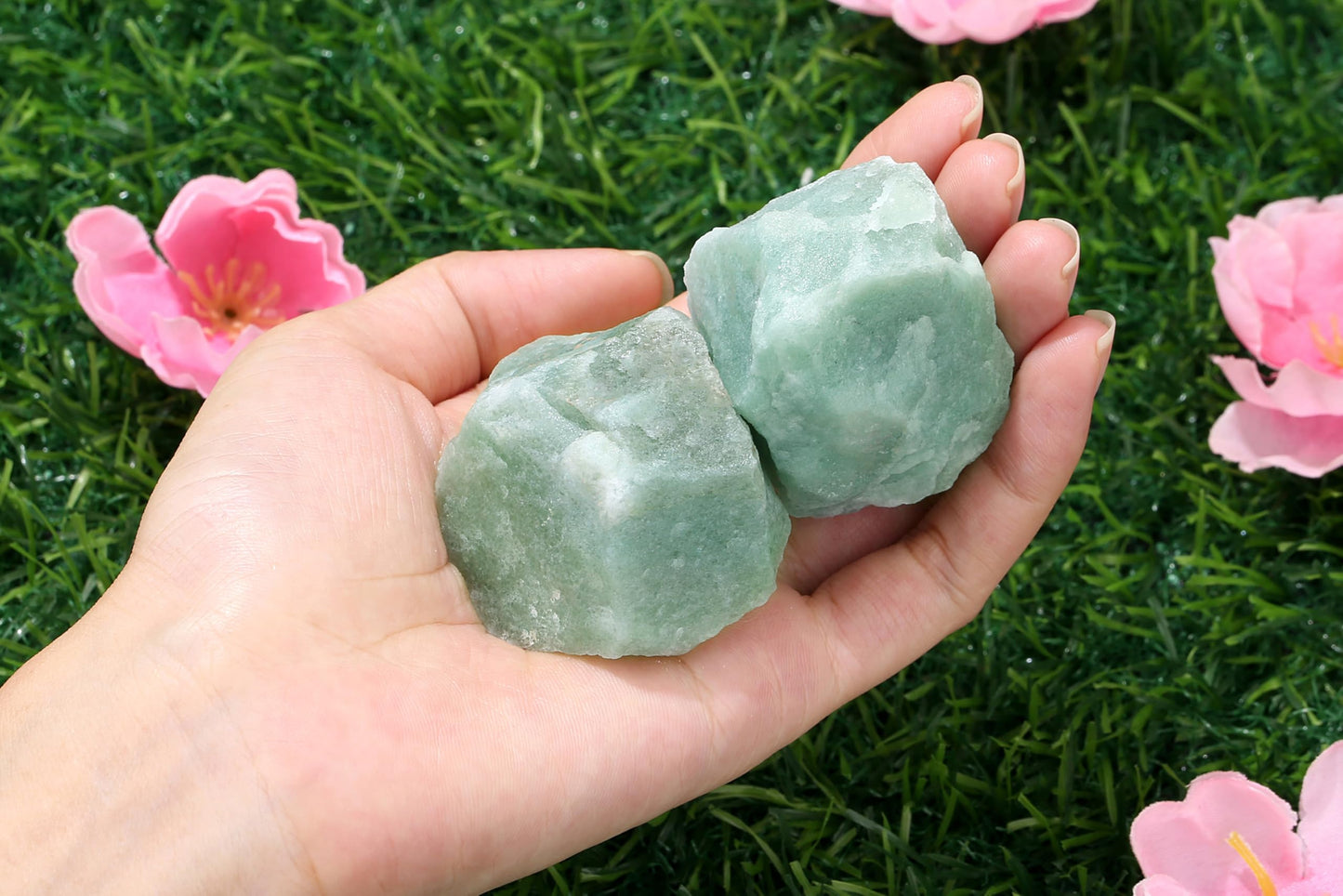 QINJIEJIE 1.8-2.2'' Green Aventurine 2PCS Natural Rough Healing Crystal Rocks Bulk Large Crystal Rocks Stones for Tumbling Cabbing Polishing Fountain Rocks DIY Decoration Handmade Gifts