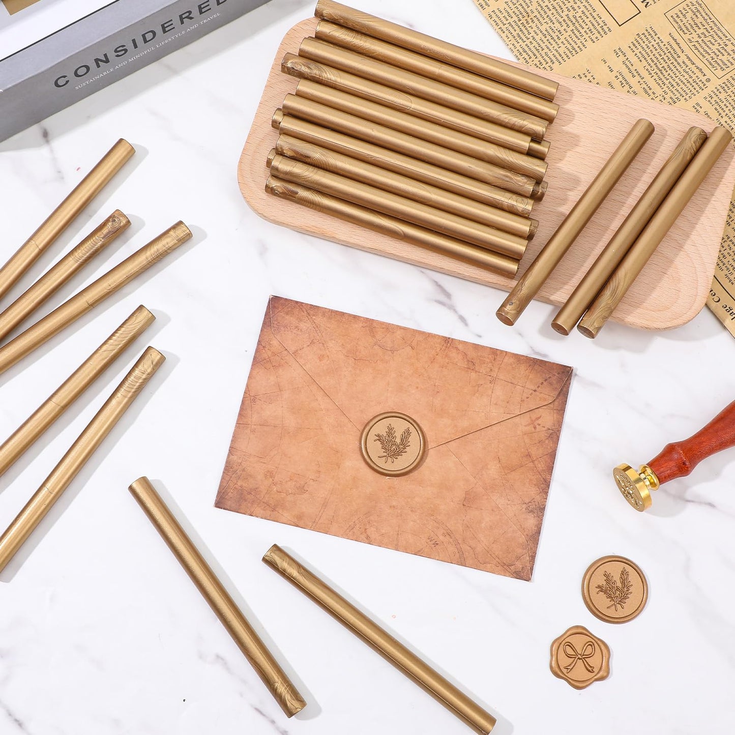 HANLANXUE 50 Pcs Gold Sealing Wax Sticks, Wax Seal Sticks for Wax Seal Stamp, Glue Gun Sealing Wax Sticks for Wedding Invitations, Letter, Envelope, Christmas, Cards and Crafts (Antique Gold)