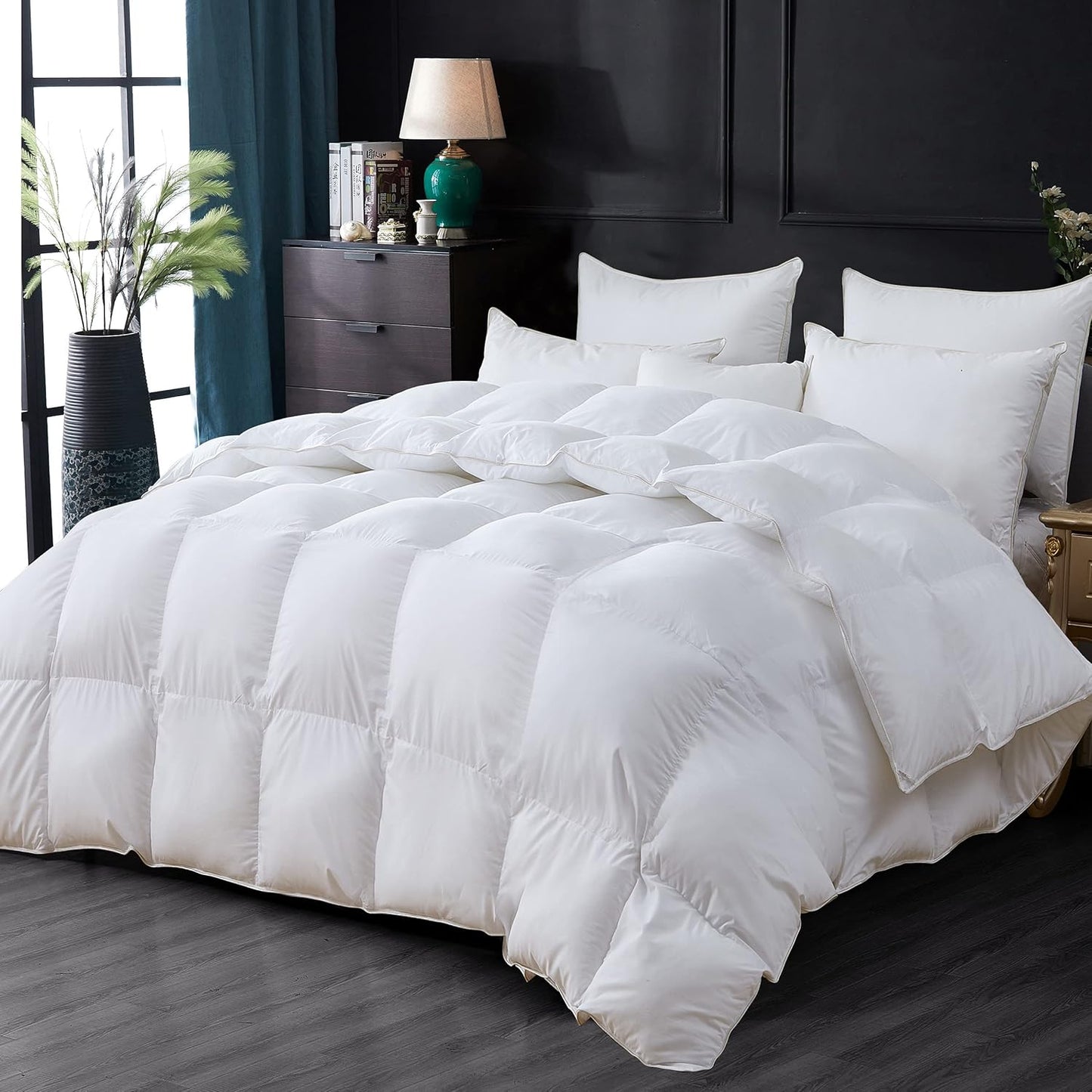 Luxurious All-Season Goose Down Feather Fiber Comforter Queen Size Duvet Insert, Premium White Solid Plain Design, Premium Baffle Box, 100% Egyptian Cotton, 70 oz Fill Weight