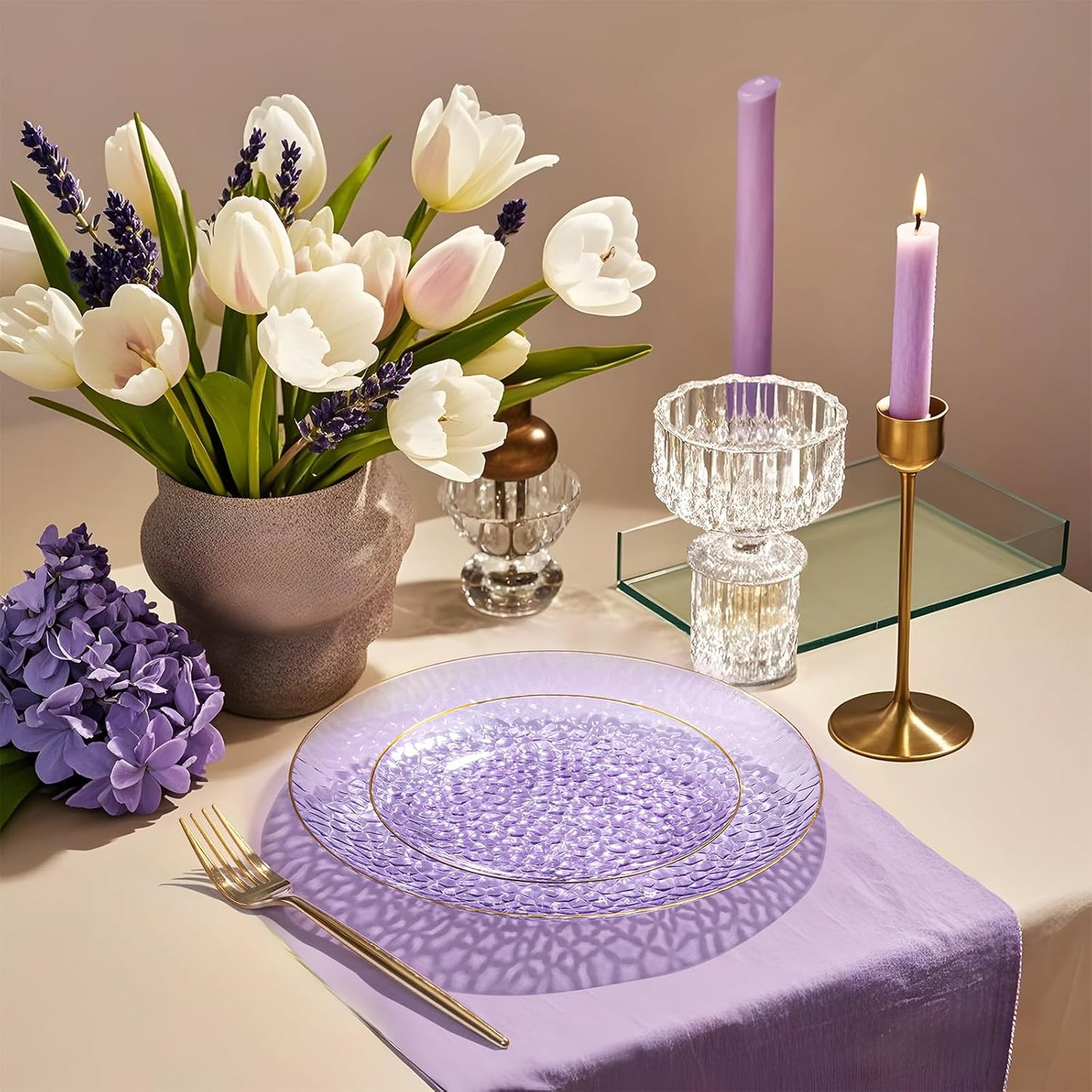 Rubtlamp 100Pcs Purple Gold Plastic Plates, Purple Disposable Plates With Gold Rim, Hammered Plastic plates Include 50 Clear Dessert Platos, 50 Dinner Platos for Party
