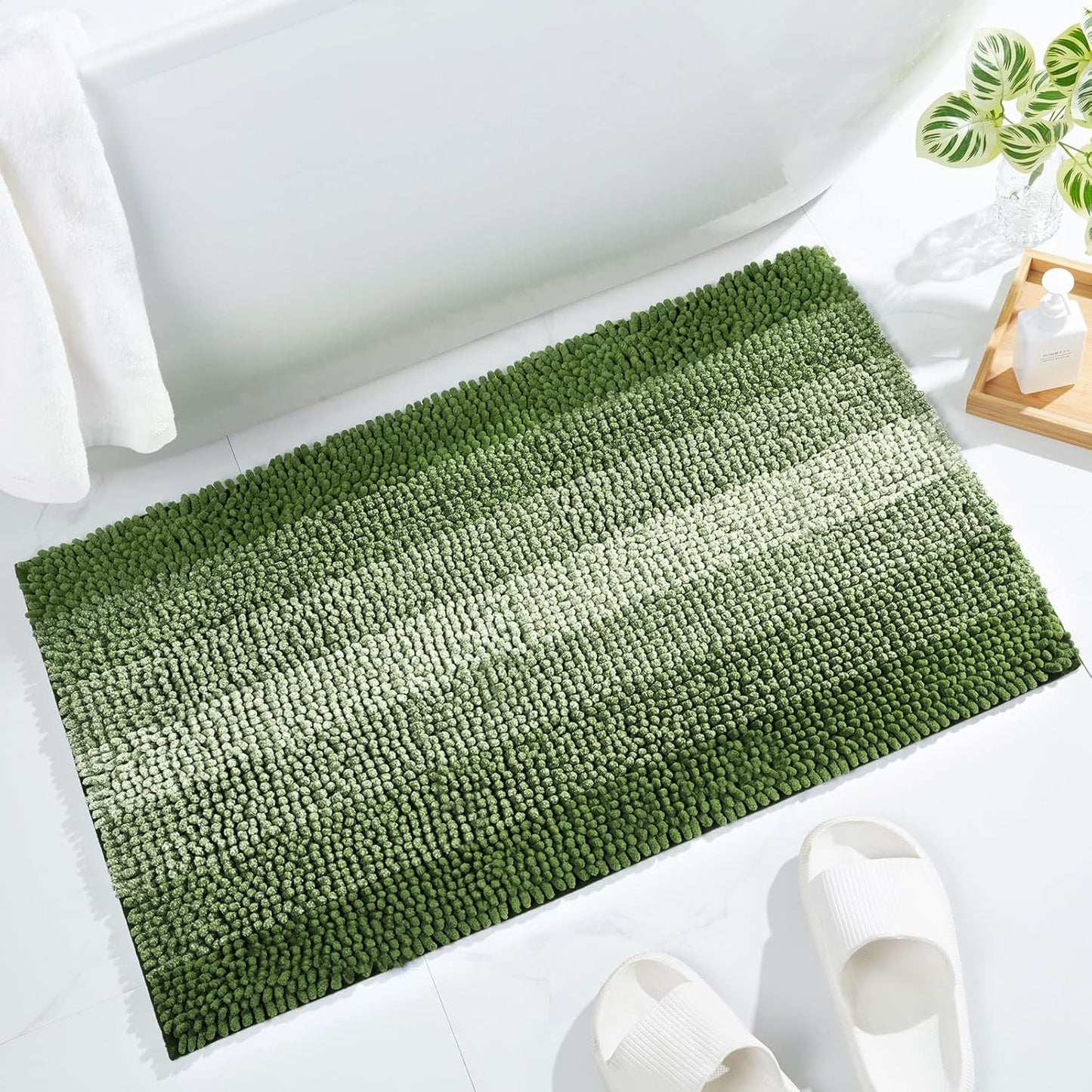 Gibelle Green Bathroom Rugs, Luxury Chenille Bath Mat, Small Non Slip Shower Rug and Bath Room Floor Mats, Machine Washable, Quick Dry Bathmat, Soft Cozy Plush Rug for Tub, 16" x 24"