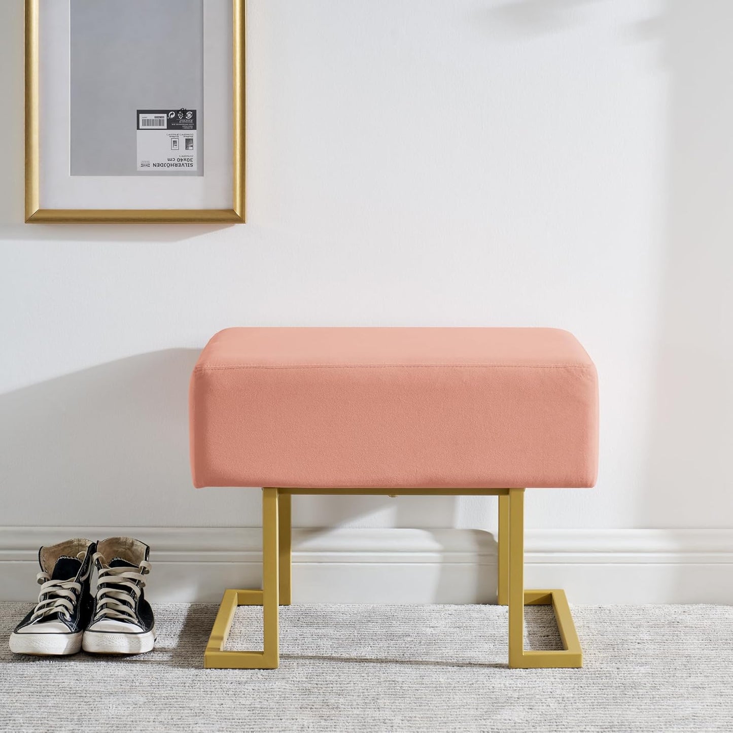 Modern Style Bedroom Single Seat Bench, Cushioned Bed end Stool, Living Room Sofa Stool, Footstool with Golden Iron Legs, Suitable for Bedroom and Living Room (Pink, 21.65"x15.74"X16.53")