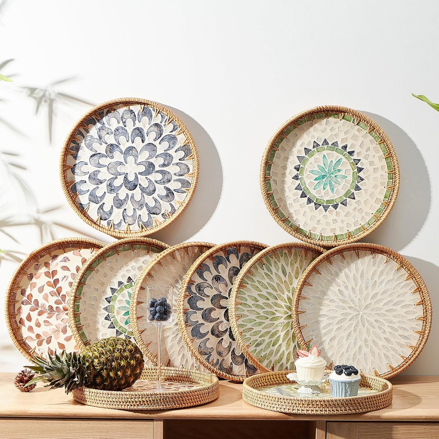 Round Rattan Tray with Mother of Pearl Inlay, Rattan Serving Tray with Wooden Base, Decorative Wicker Basket for Table Decor, Storage and Display of Coffee Bread Food Fruit (Wicker)