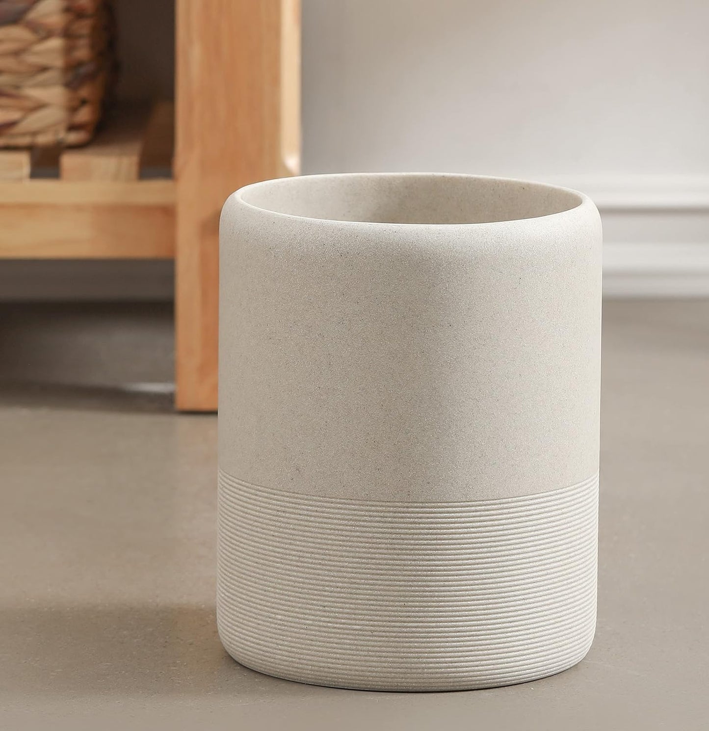 Hight Quality Polyresin Wastebasket, Garbage Receptacle Bin for Bathrooms, Powder Rooms, Kitchens, Home Offices