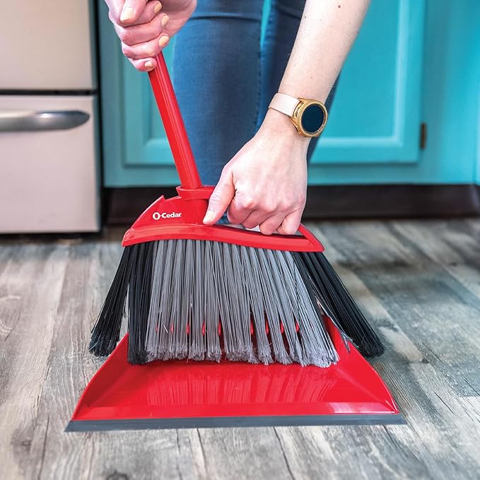 O-Cedar Pet Pro Broom with Step-On Dustpan | Remove 99% with One Sweep | DustPan Removes 3 Times More Pet Hair | Quiet Cleaning Tool for Cat and Dog Owners