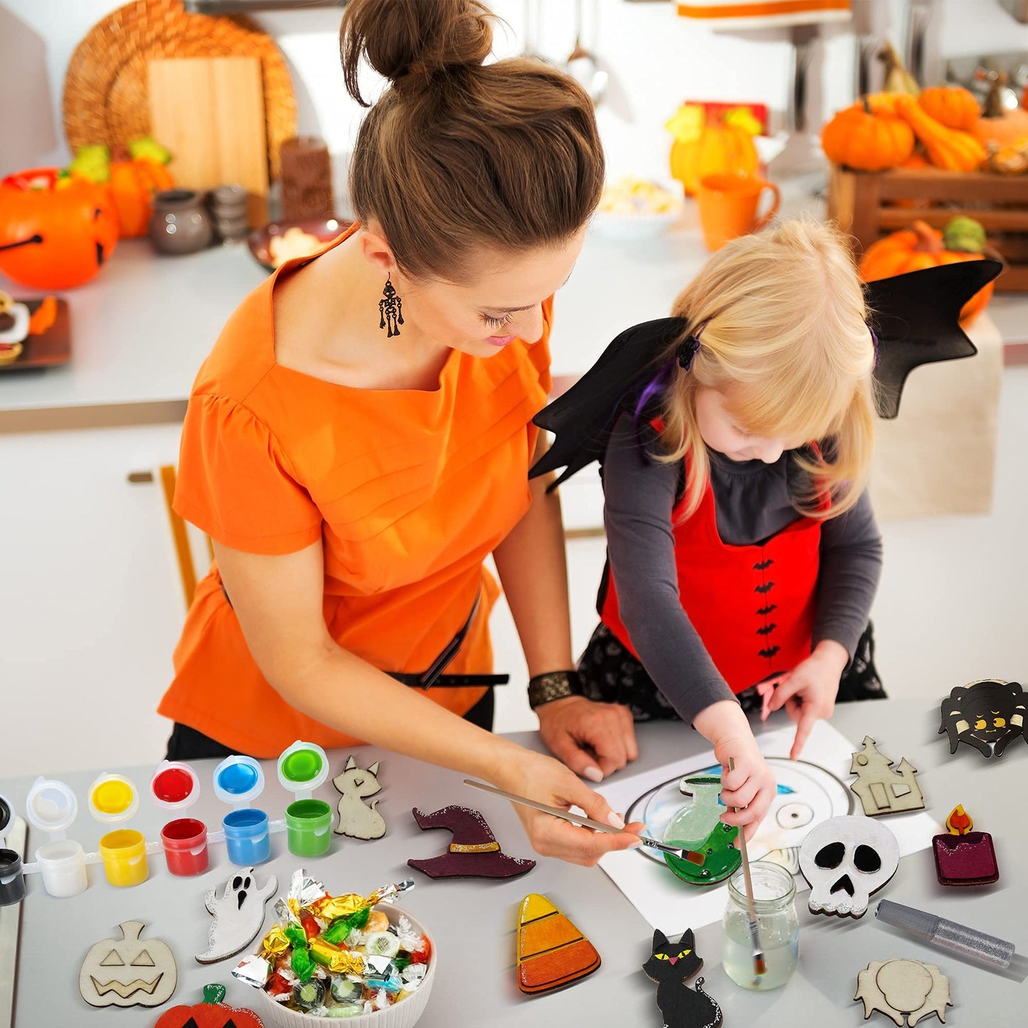 JOYIN 12 Pcs Halloween Wood Craft Kit, Wooden Magnet Creativity Arts Painting Kit, DIY Halloween Painting Craft for Kids Party Supplies, Toddler Party Favors Family School Activities