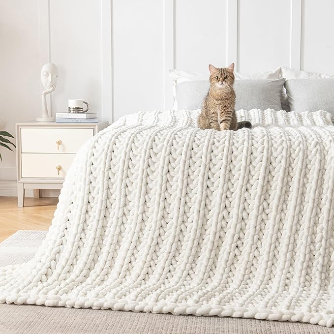 Maetoow Handmade 10 lb Soft Knitted Weighted Blanket, 40 x 60 in Breathable Chunky Knit Gravity Blanket Throw, Home Decor for Sofa Couch Bed, Cream
