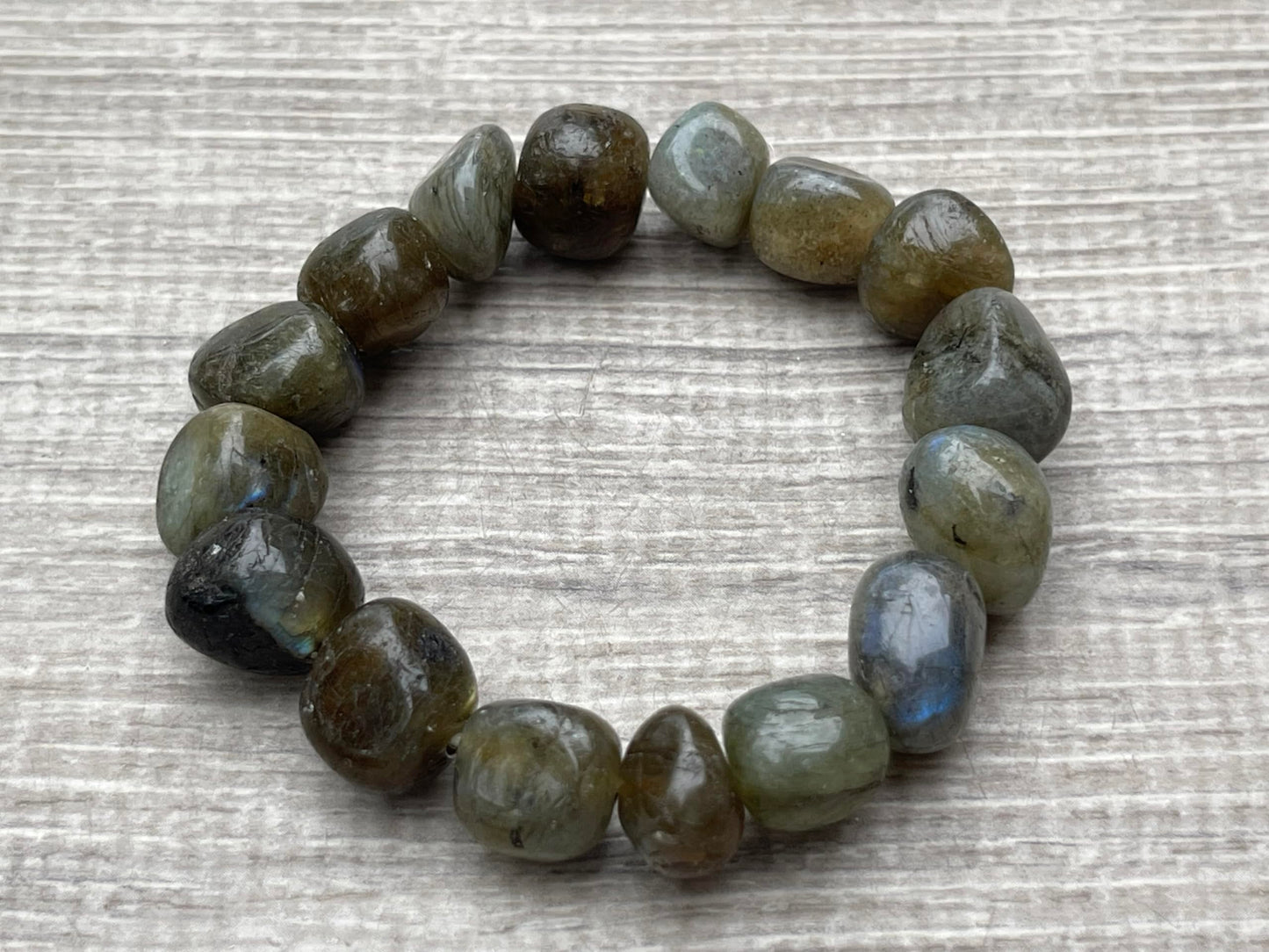 GAF TREASURES Labradorite Crystal Nugget Bracelet, Genuine Labradorite Tumbled Gemstone Bracelet, Healing Crystal Bracelet, Gift for Men & Women (1)