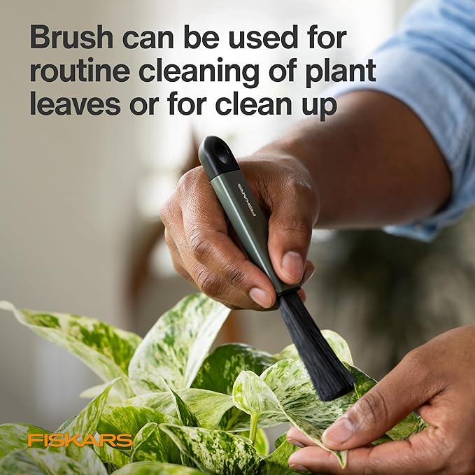 Fiskars 5-Piece Cultivating Tool Set for Indoor Plants – Stainless Steel Scoop, Trowel, Cultivator, Tongs & Brush, Space-Saving Nesting Design for Houseplants, Succulents & Cacti