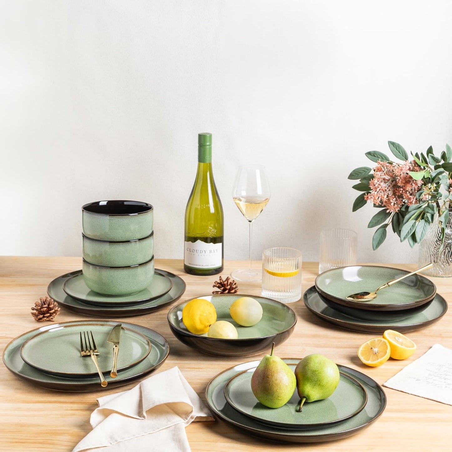 LERATIO Ceramic Dinnerware Sets for 4,12 Pieces Poreclain Plates and Bowls Sets,Scratch Resistant Dishes,Dishwasher & Microwave Safe Dishes Set,Service for 4-Light Geen