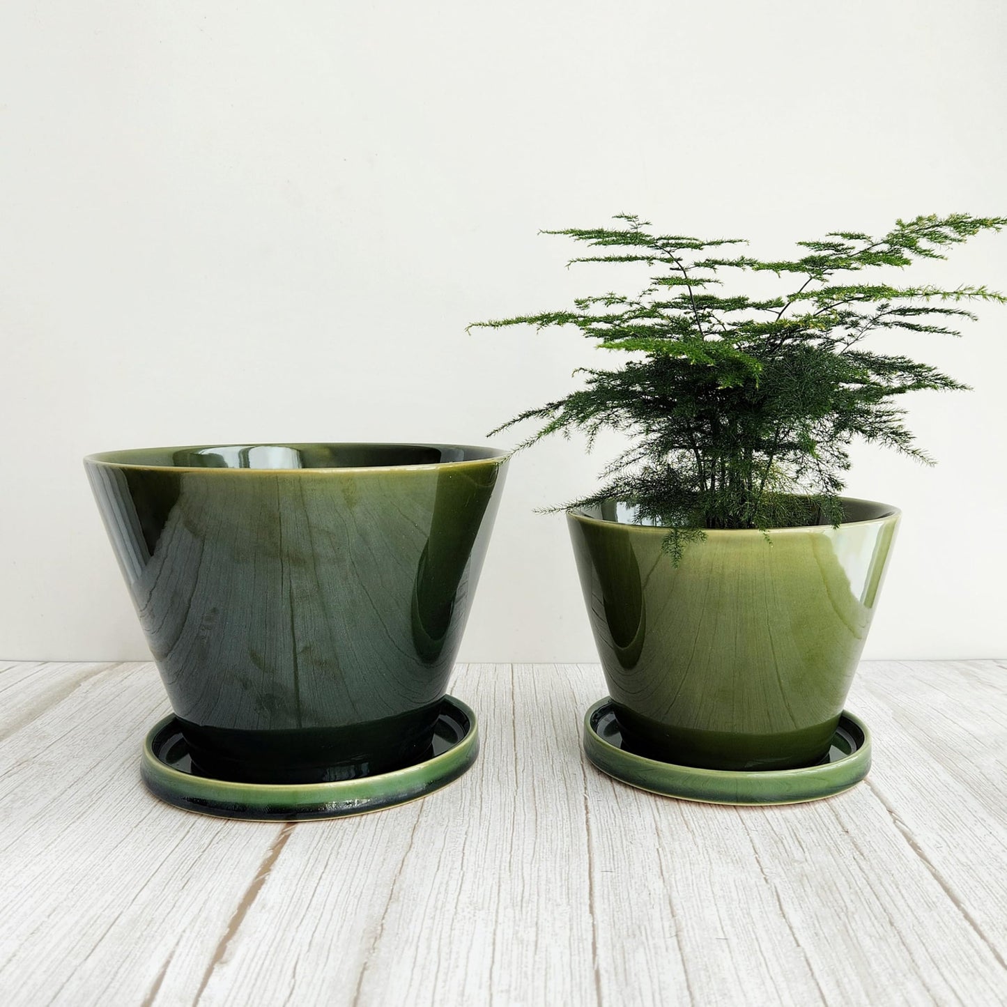 Wavy Studio Glazed Gradient Color Ceramic Planter with Drainage Hole & Saucer for Indoor Tropical Plants, Green Reactive Glaze Plant Pot (Emerald Green, 8")