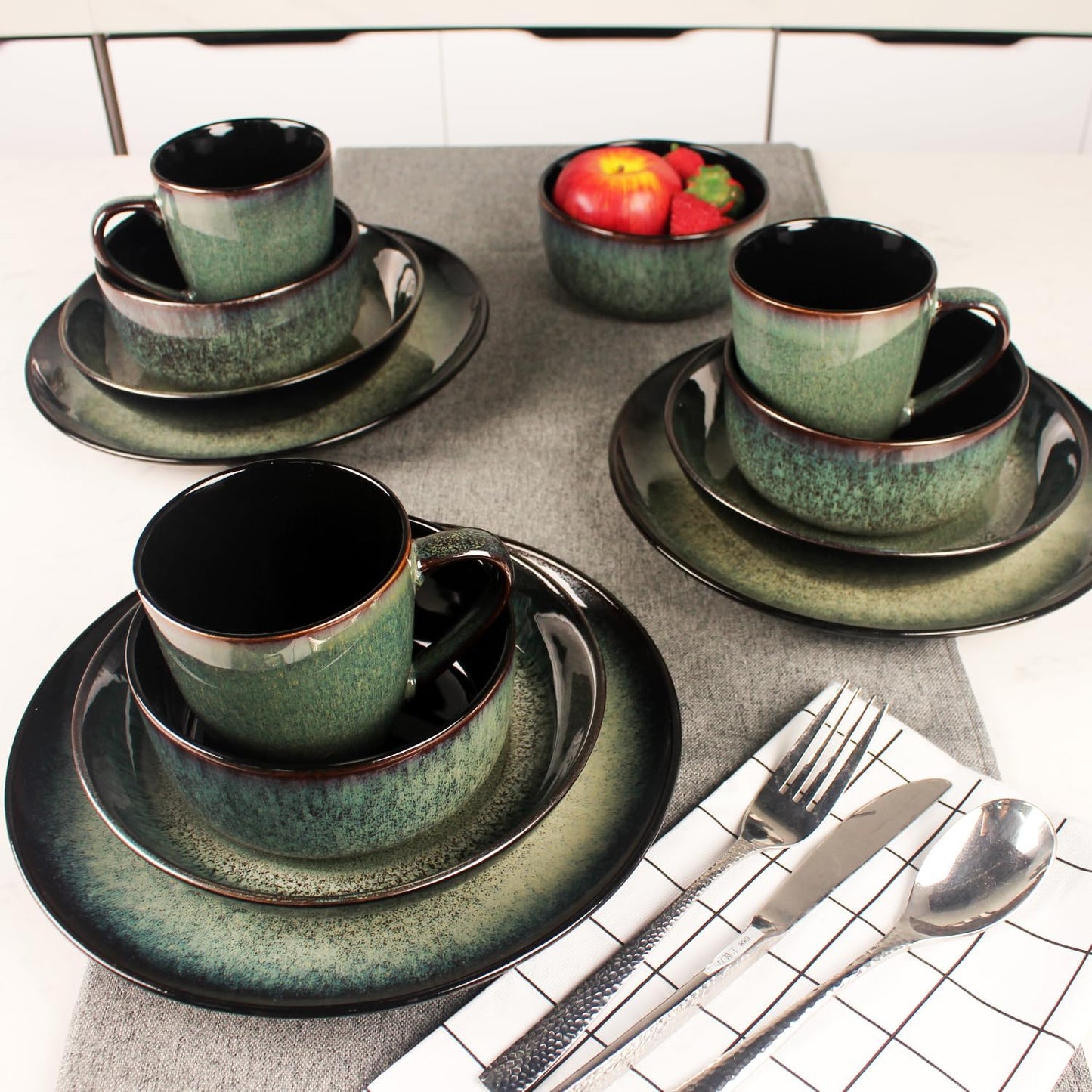 Dinnerware Sets(16Pcs) Serves for 4, Reactive Glaze Plates and Bowls Set with Mug,8.3"Salad Plate,10.6"dinner Plate,5.5"bowl, Modern kitchen tableware,Microwave safe, Set No.2