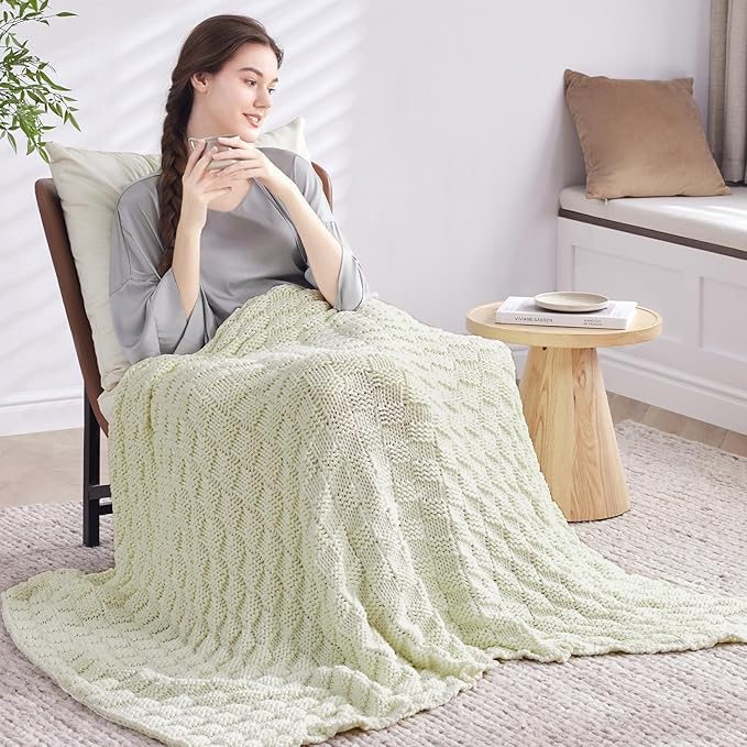 Knitted Weighted Blanket for Adult, No Beads Heavy Blanket 70” x 90'' 20lbs, Breathable Chunky Knit Blanket, Cooling Weighted Blanket for Hot Sleepers, Christmas Home Decor (Cream White)