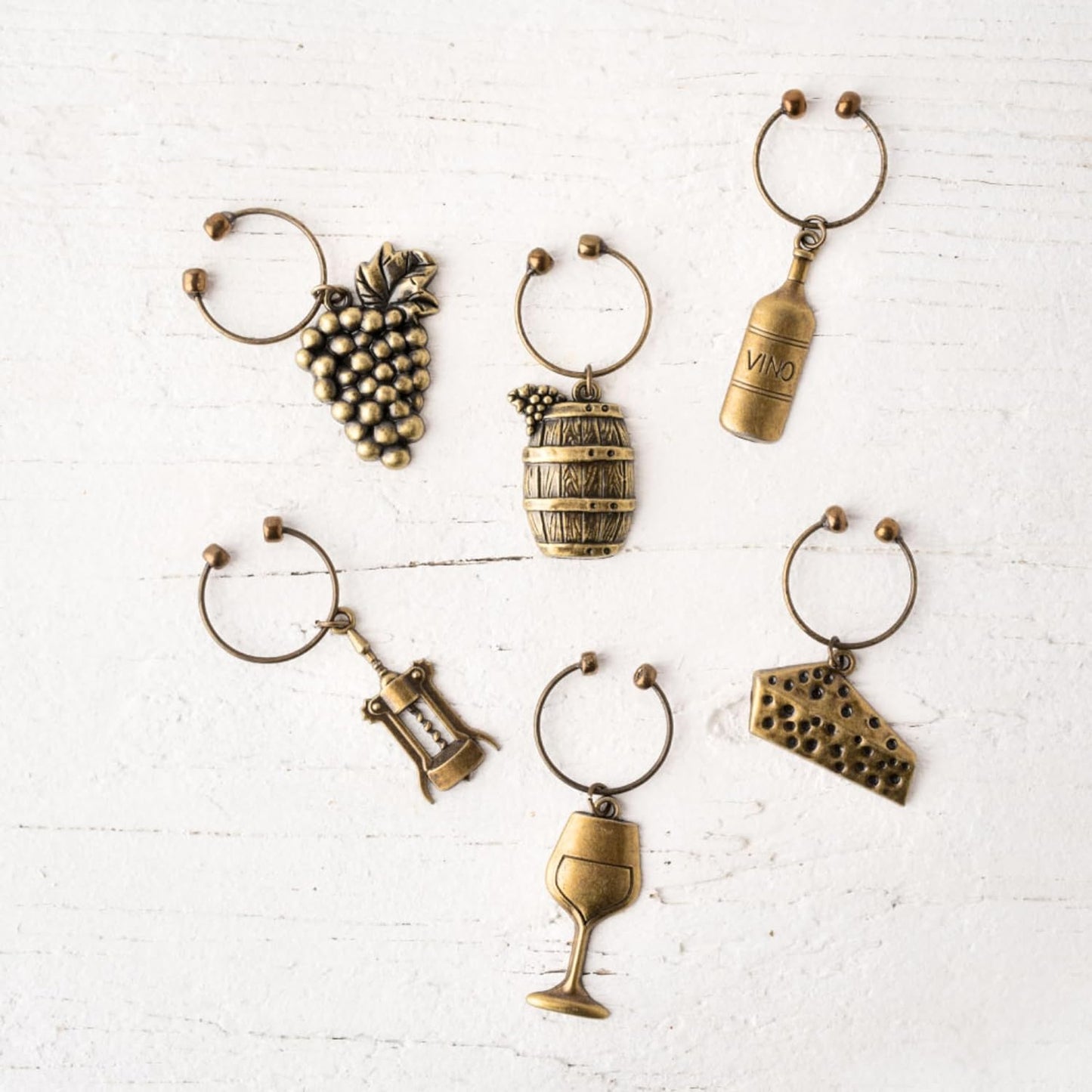 Twine Antiqued farmhouse decor wine charms and drink markers for wine glasses, 6 count