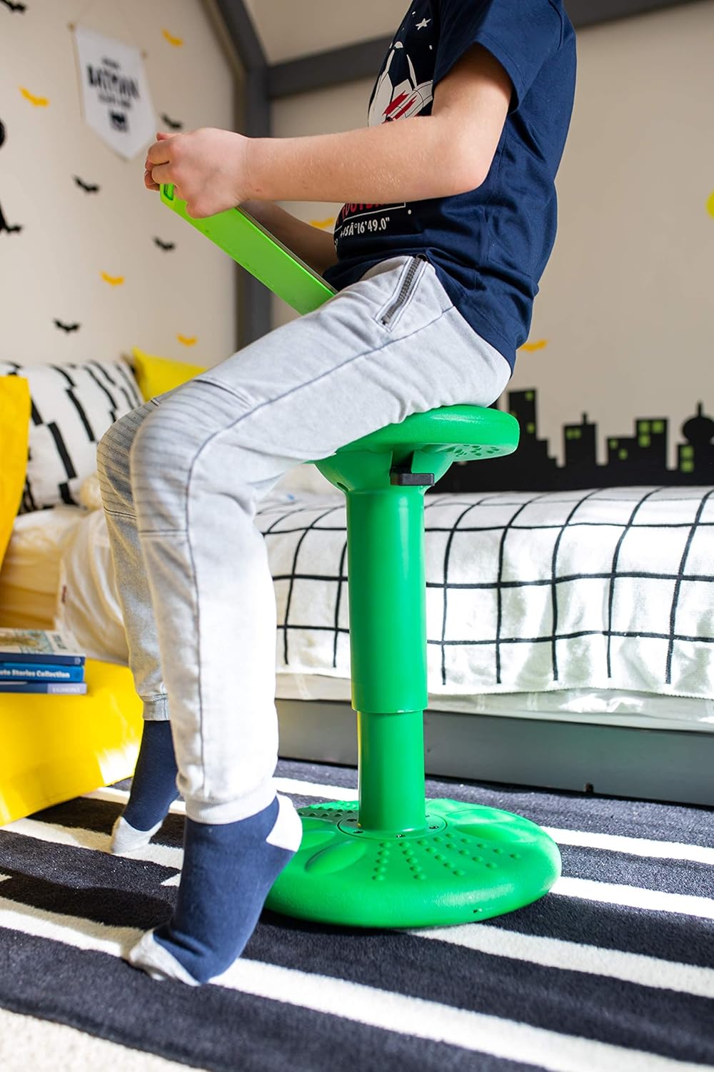 ActiveChairs Adjustable Wobble Stool, Flexible Classroom Seating, Improves Focus, Posture and Helps ADHD/ADD, Sensory Chair, Active Fidget Chairs Adjusts from 16.65" to 23.75" Ages 13-18 Green
