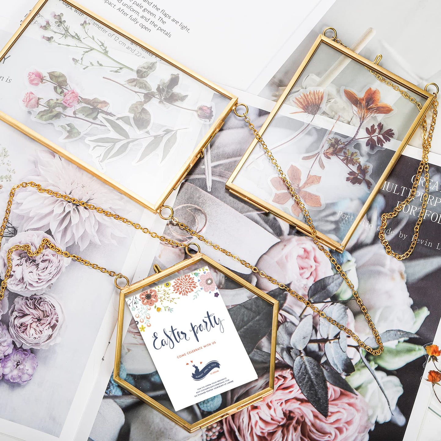 AVLA 3 Pack Pressed Flowers Glass Frames, Brass Hanging Picture Frames with Chain, Small Golden Floating Photo Frame, Clear DIY Artwork Display Frame for Wall Decor, Dried Plant Specimen