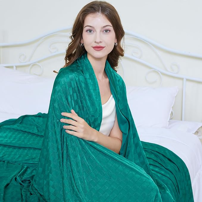 AmyHomie Cooling Blanket,90"x108"King Size,Summer Blankets with Double Sided Cold Effect, Arc-Chill Q-Max>0.5 Cool Fiber, Breathable Lightweight Blankets for Hot Sleepers Night Sweats