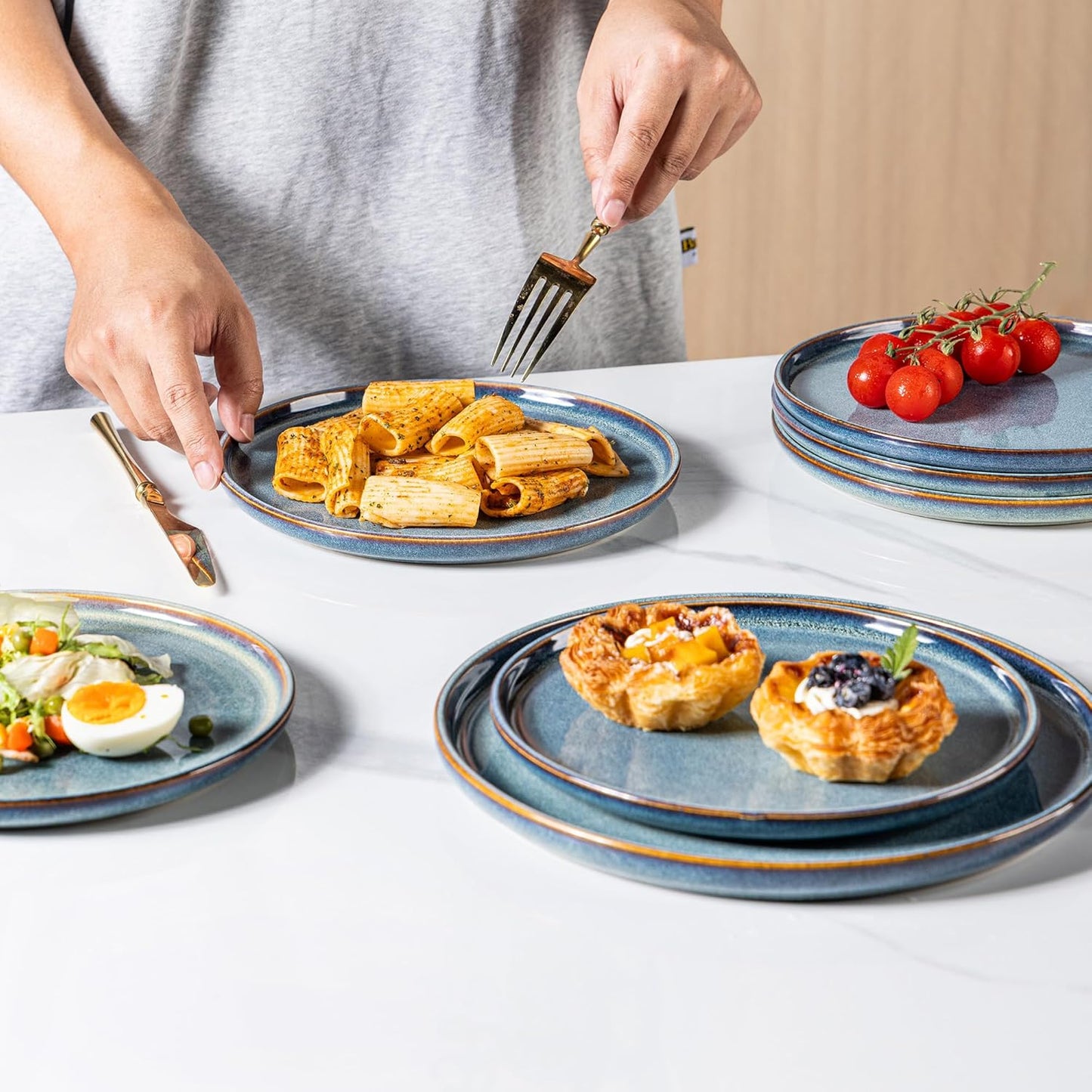 AmorArc Ceramic Dinnerware Sets for 4,Round Reactive Glaze Stoneware Plates and Bowls Set,Highly Scratch Resistant Dishware | Dishwasher & Microwave Safe Dishes Set,Service for 6 (18pc)