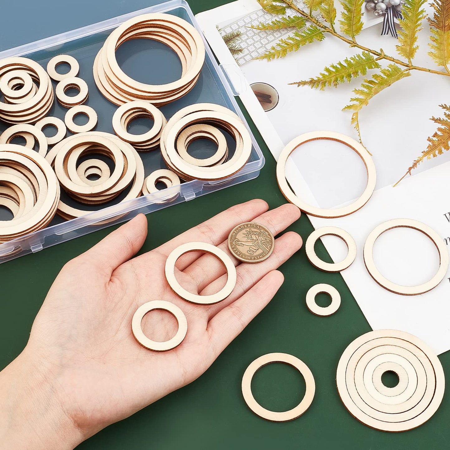 AHANDMAKER 100 Pcs Natural Wood Rings, 5 Size Unfinished Wooden Circles Ornaments Blank Wooden Slices Linking Ring Pendants for DIY Earring Making Home Decor,10/20/30/40/50mm