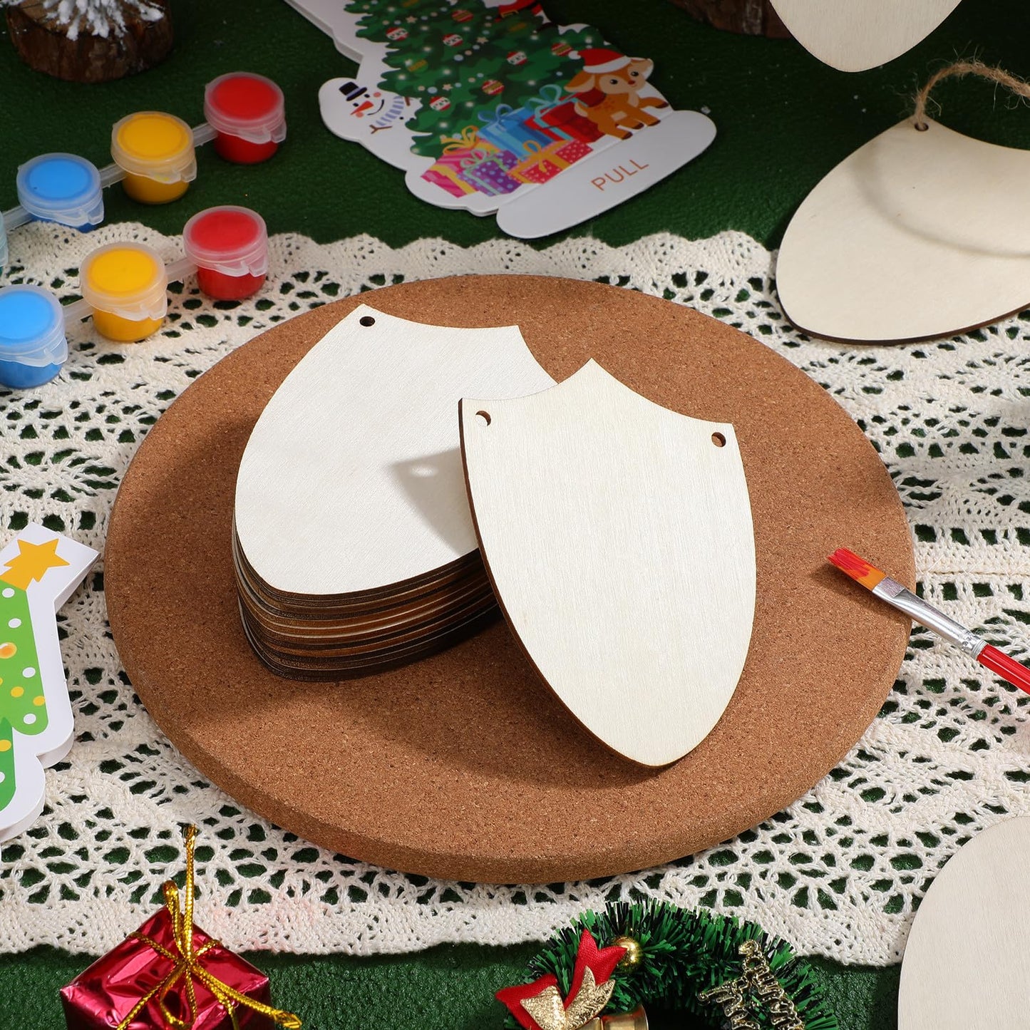 jojofuny 20pcs Unfinished Wooden Shield Cutouts, Paintable DIY Wood Craft Shapes for Knight Party Favors, Medieval Decorations & Home Decor, 3.93 x 2.75 Inch
