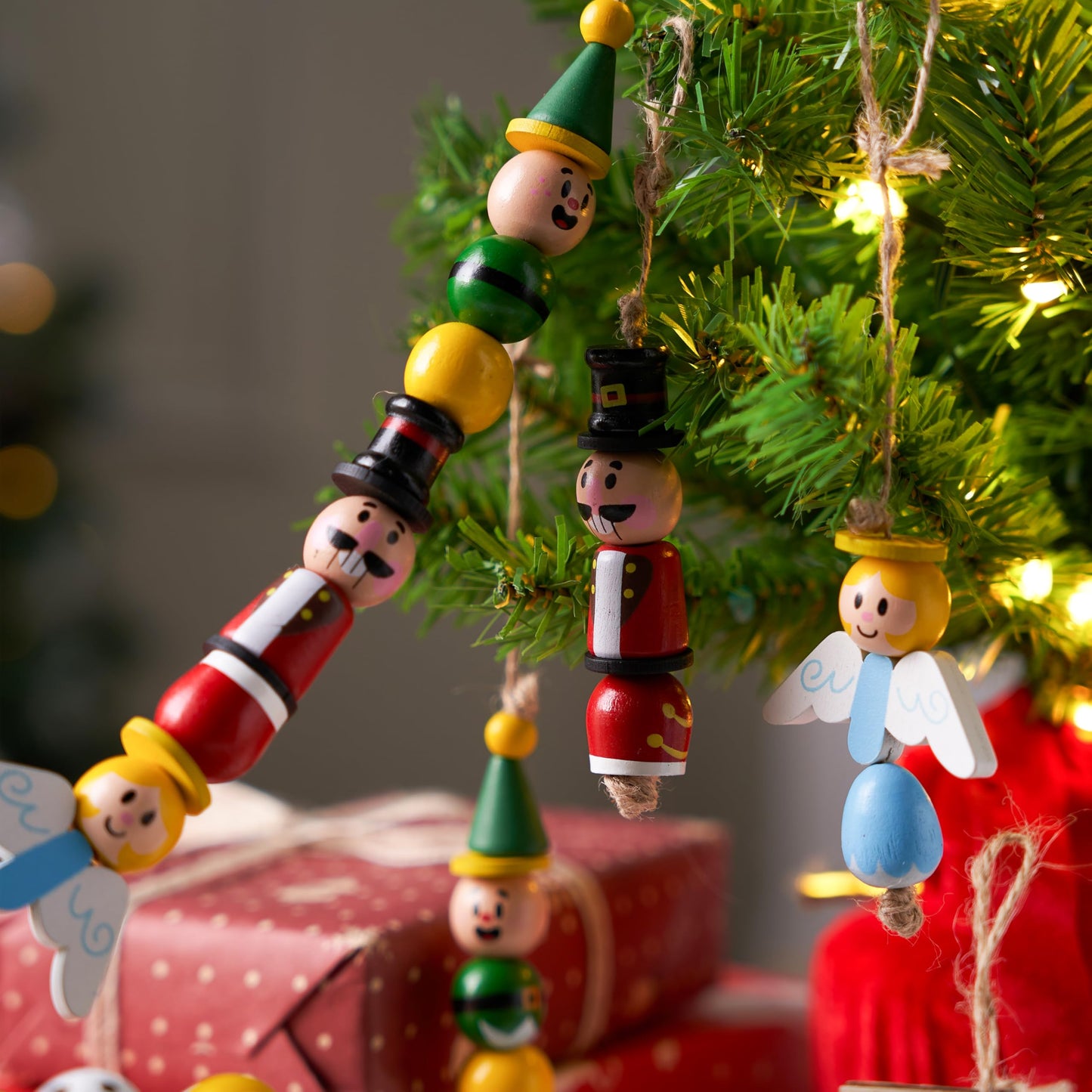 JOYIN 202 Pcs Christmas Wooden Beads Craft Kit, DIY Wood Bead Printed Ornaments Make Snowman, Santa Claus, Angel, Nutcracker, Tree for Christmas Hanging Decoration Holiday Xmas Art Activities for Kids
