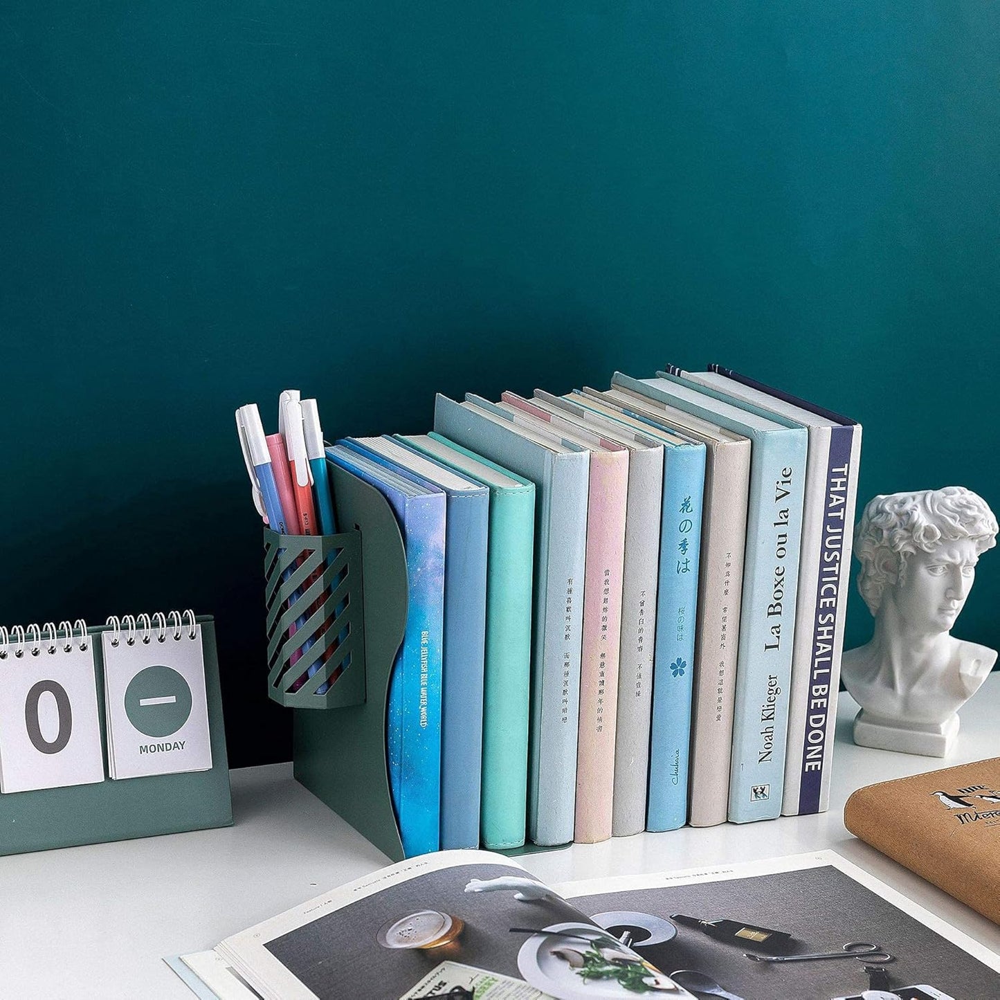 Metal Iron Book Ends Adjustable Bookends for Heavy Book Holder Heavy Duty Bookends Nonskid Bookcase Desktop Book Organizer Binder Holder (Green)