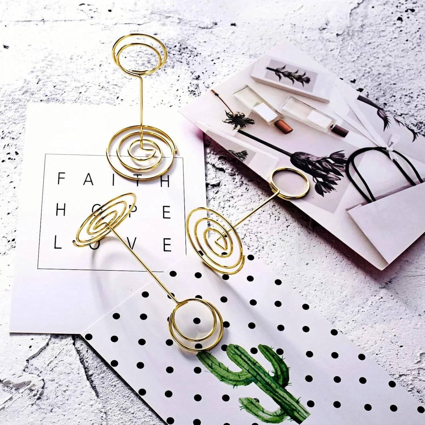 TecUnite 24 Pieces 3.35 Inch Table Number Holder Place Card Photo Holder Picture Name Menu Clips Memo Cards Stand for Wedding Reception Anniversary Birthday Party Centerpieces (Gold)