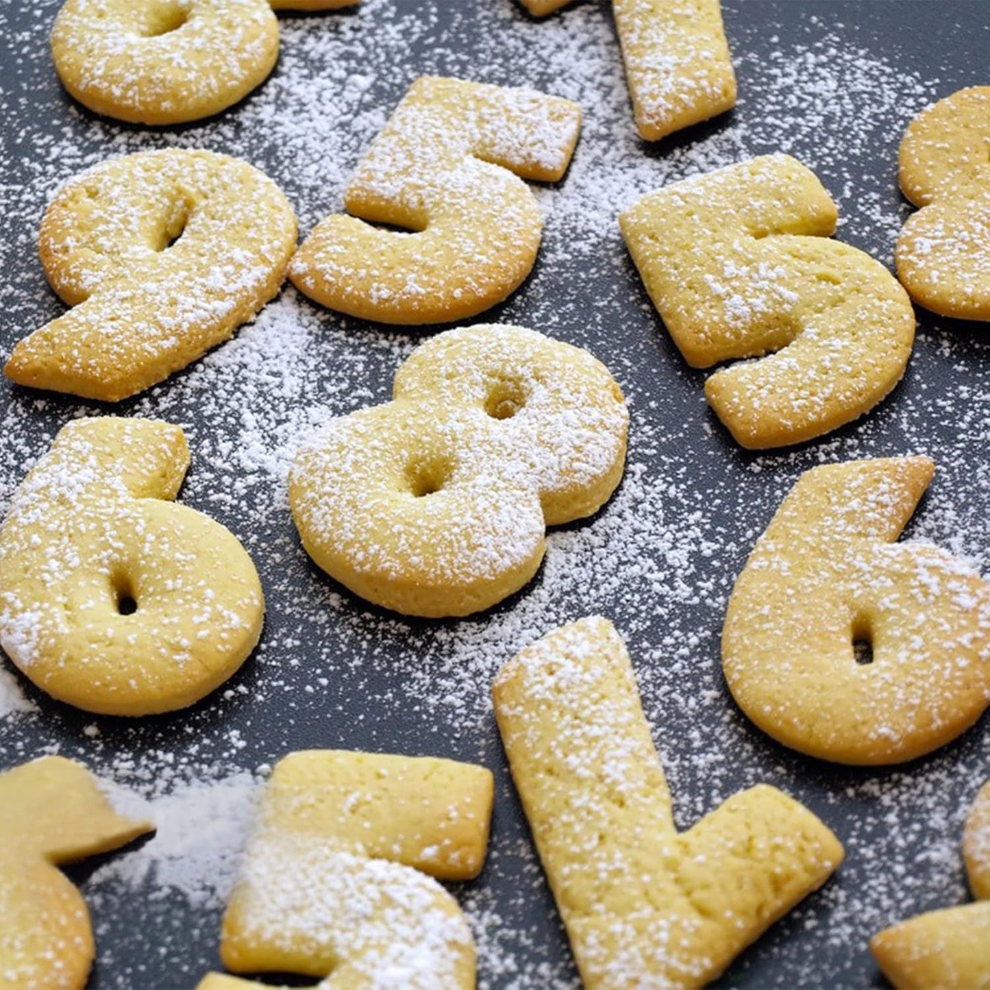 9PCS Number Cookie Cutters Set, Birthday Numbers 0-8(6 Reverses to 9), Stainless Steel Cookie Cutters for Baking, Number Shaped Baking Tool for Homemaking Biscuits, Cookie, Dough