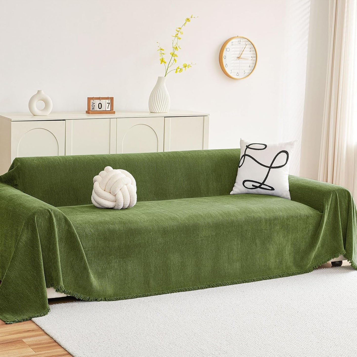 hyha Couch Cover for Dogs, Boho Sofa Covers for 3 Cushion Couch Washable, Chenille Sofa Slipcover for Pets, Soft Loveseat Sectional Couch Throw Blankets with Tassels (Green, 88.5x150 Inch)