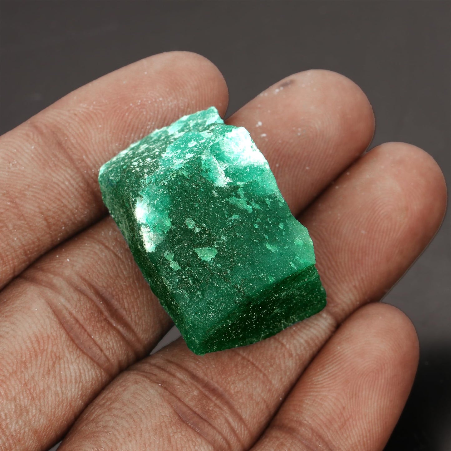 GEMHUB Rare Green Emerald Crystals and Healing Stones 842.50 Carat Natural Raw Lapidary Cabbing Rough Gemstones for Jewelry Making
