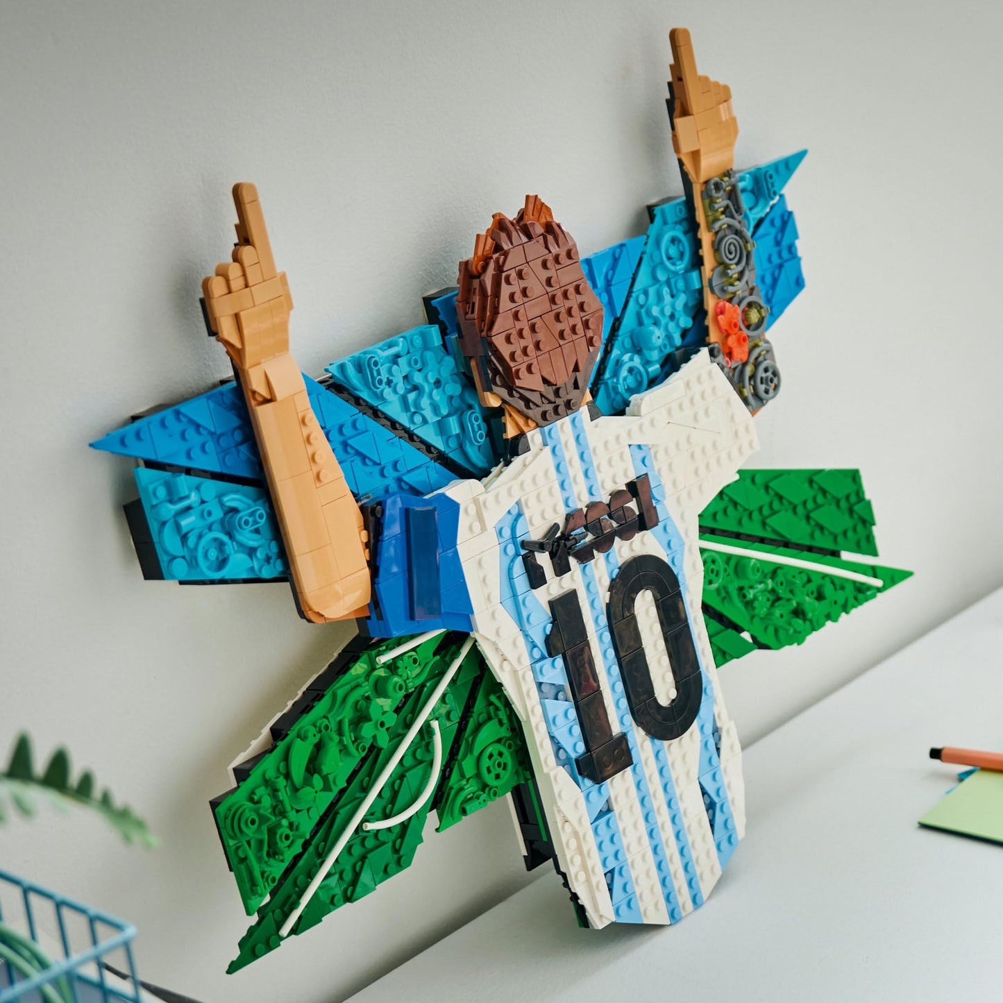 LEGO Editions Lionel Messi – Celebration - Building Set for Boys & Girls, Ages 14+ - Collectible Soccer Gift for Fans - Kids Bedroom or Shelf Decor - 43018