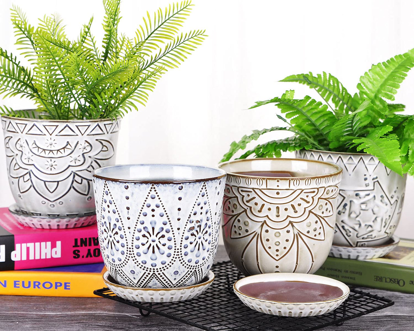 VanEnjoy 5.9 inch Round Bohemian Style Ceramic Planter, Geometry Engrave Off White Brown Planter Flower Pot, Indoor Outdoor Decorative Planter