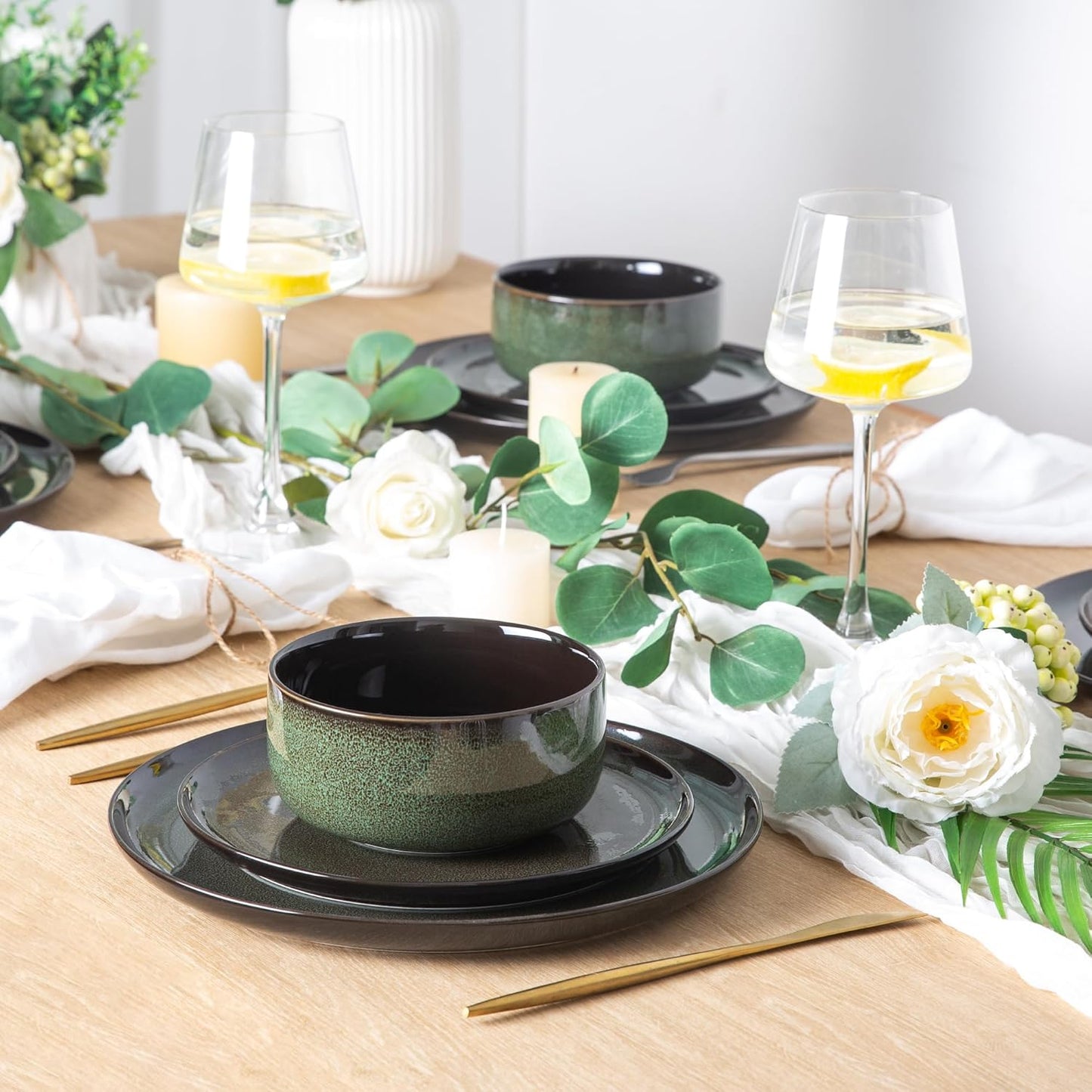 LERATIO Ceramic Dinnerware Set for 4, Poreclain Plates, Bowls, Handmade Reactive Glaze Dishes, Chip Resistant, Oven & Dishwasher Safe, Service for 4