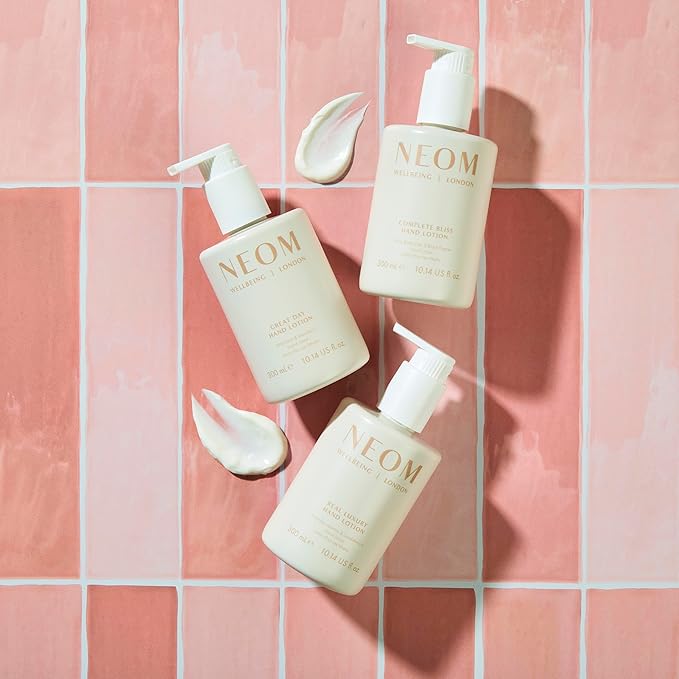 Neom Great Day Hand Lotion, 300ml | Wild Mint & Mandarin I 7 Essential Oils I 100% natural fragrances I 100% recyclable bottle I Luxurious formula I Hydrating