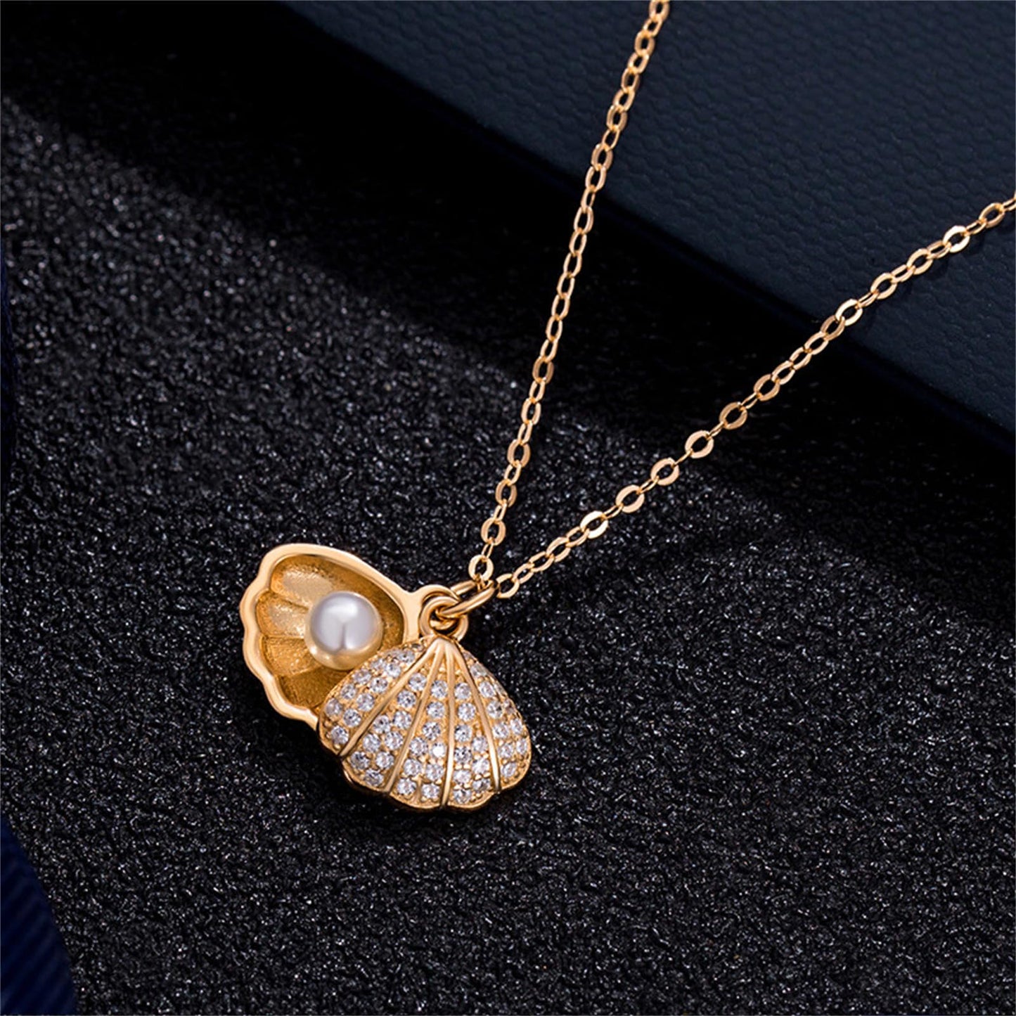 Seashell Pearl Pendant Necklace for Women Gold Silver Plated Bohemian Clamshell Scallop Sea Shell Ocean Animal Chic Rhinestone Cubic Zirconia Chain Necklace for Summer Beach Holiday Jewelry Gifts (Gold)
