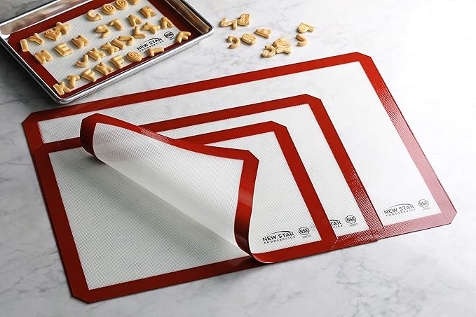 New Star Foodservice 36633 Commercial Grade Silicone Baking Mat Non-Stick Pan Liner, 8 x 12 Inch (Quarter Size)