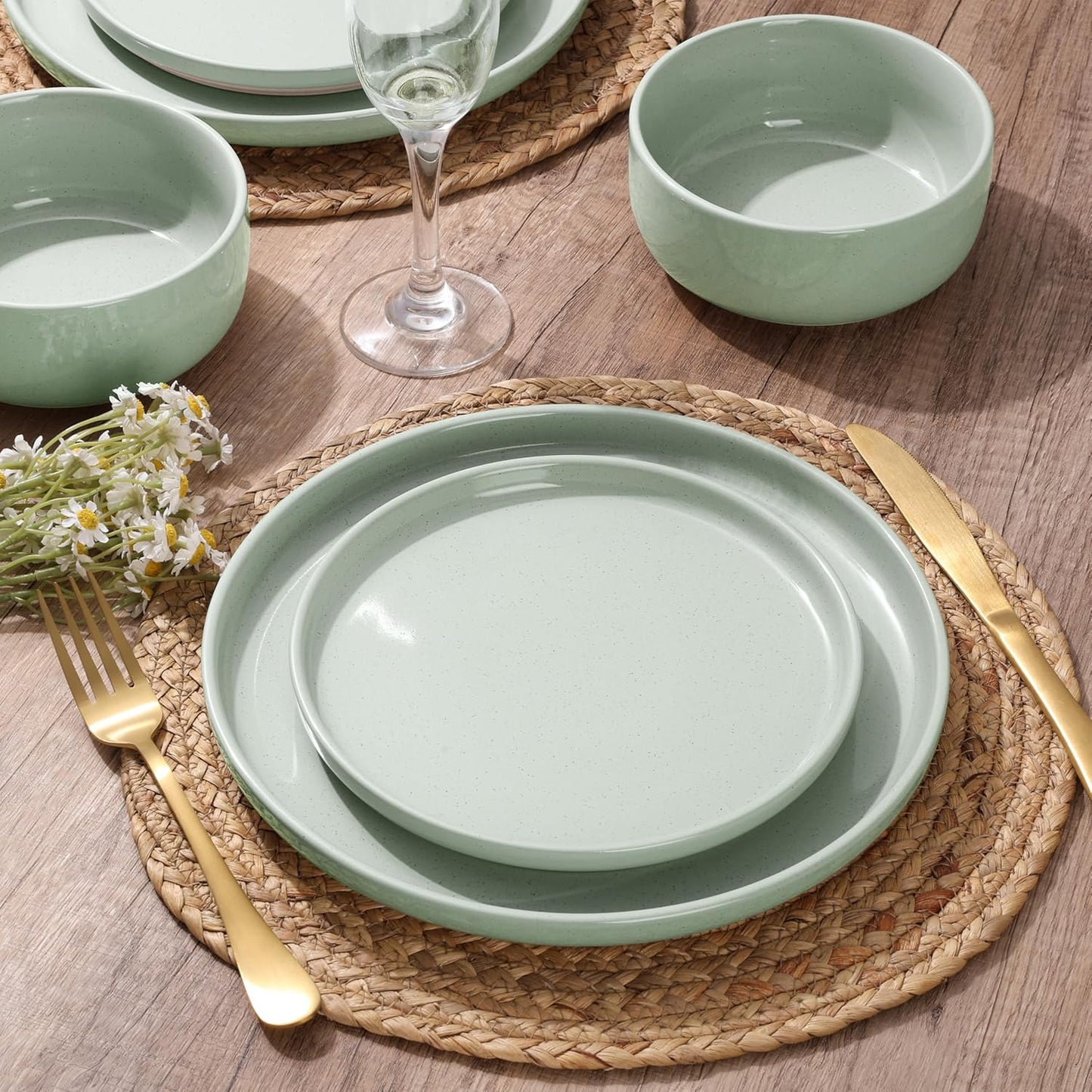 HaWare Stoneware Dinnerware Sets, 18-Piece Plates and Bowls Set for 6, Dishes Set for Home Restaurant, Speckled Asparagus Green