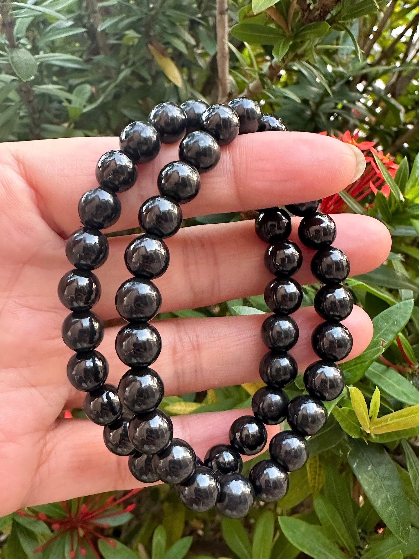 GAF TREASURES Shungite Crystal Bead Bracelet 8mm, Genuine Shungite Stretch Gemstone Bracelet, Healing Crystal Bracelet, Gift for Men & Women (1)